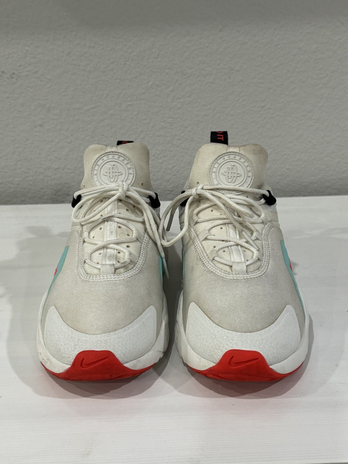 Nike Air Huarache Womens Size 8 White Lace Up Running Gym Sneakers