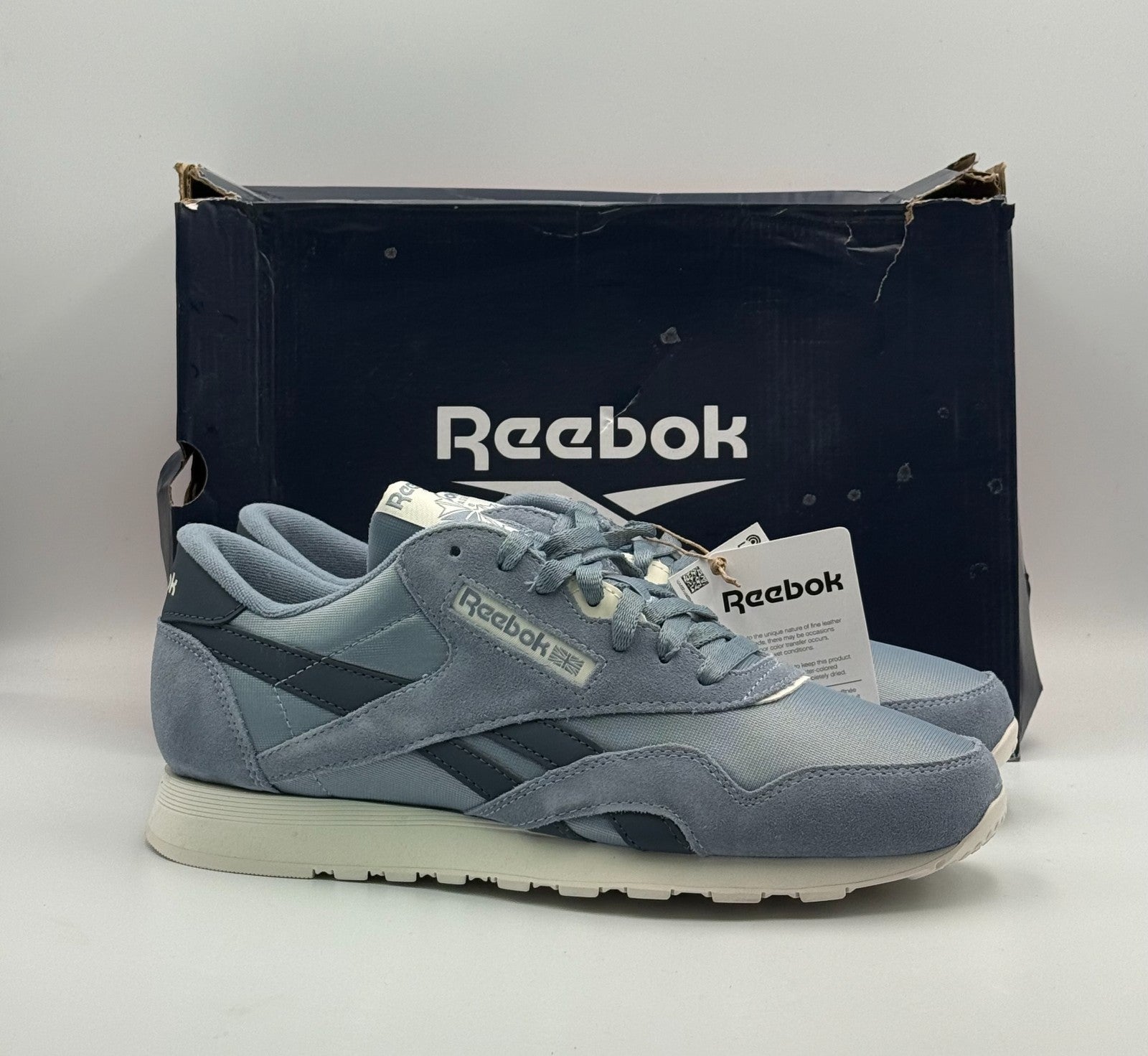 Reebok Classic Nylon Sneakers Mens 9.5 Blue Suede Lace Up Low Top Athletic Shoes