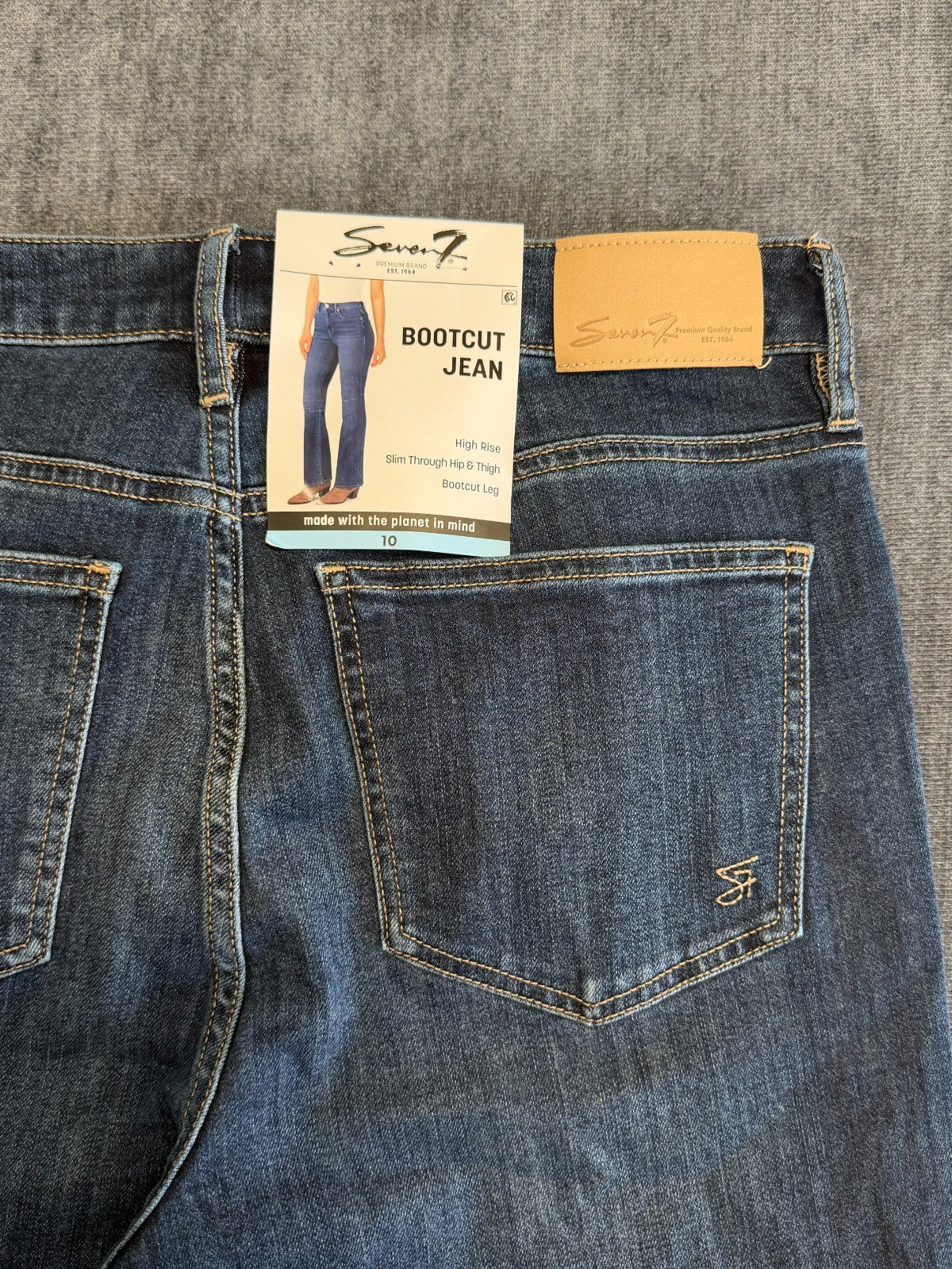 NWT Seven7 Flared Bootcut Jeans Women's 10 Blue Denim High-Rise Casual Hipster