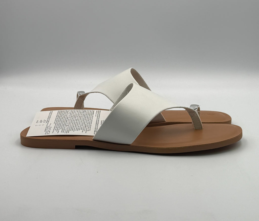 The Drop Camilla Wide Thong Sandal Women's 10 White Leather Slip-On Round Toe