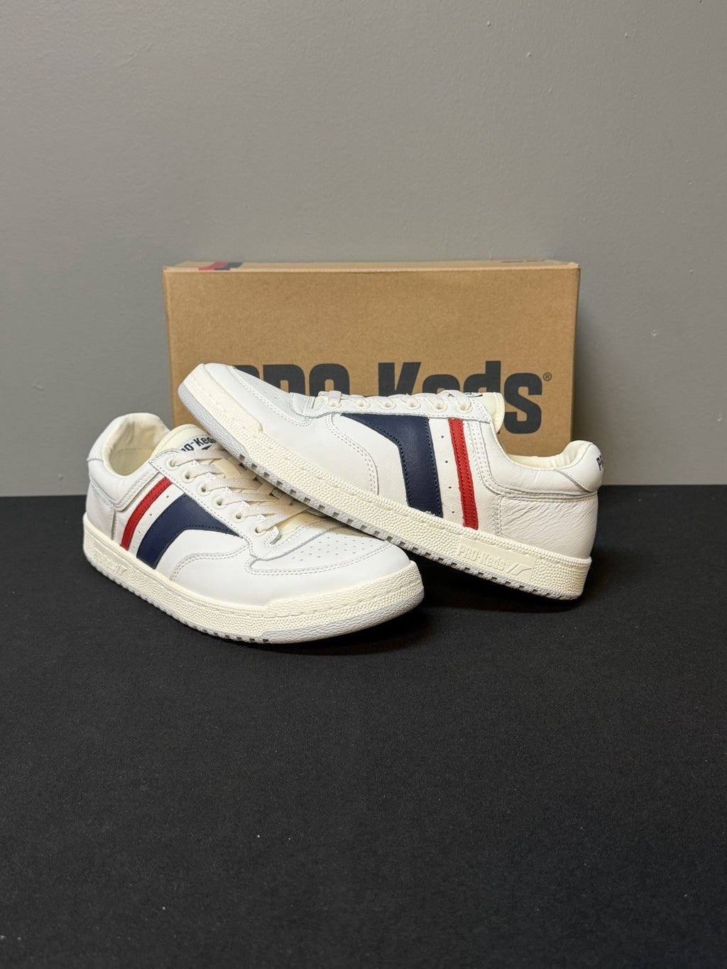 Pro-Keds Skyhawk Men's Size 10.5 (M) White/Blue/Red Low Top Leather Sneakers NWT