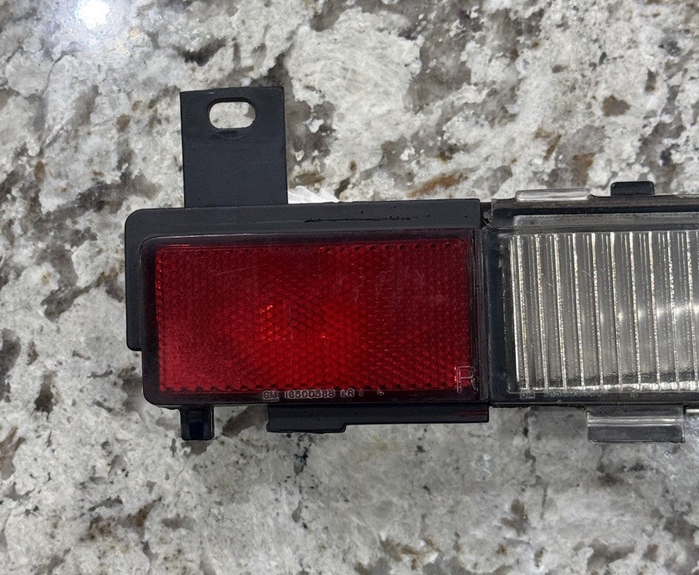 1988-1996 C4 Corvette Rear Bumper Side Marker Light Passenger Side RIGHT OEM GM