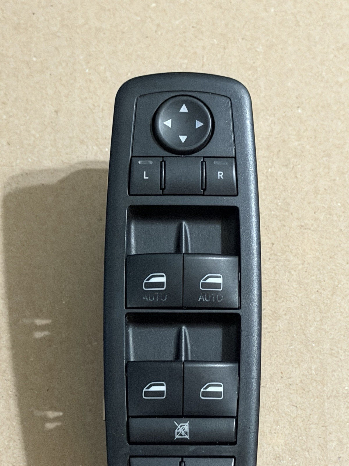 2012-2016 TOWN COUNTRY CARAVAN FRONT LEFT DRIVER POWER WINDOW SWITCH 68110871AA