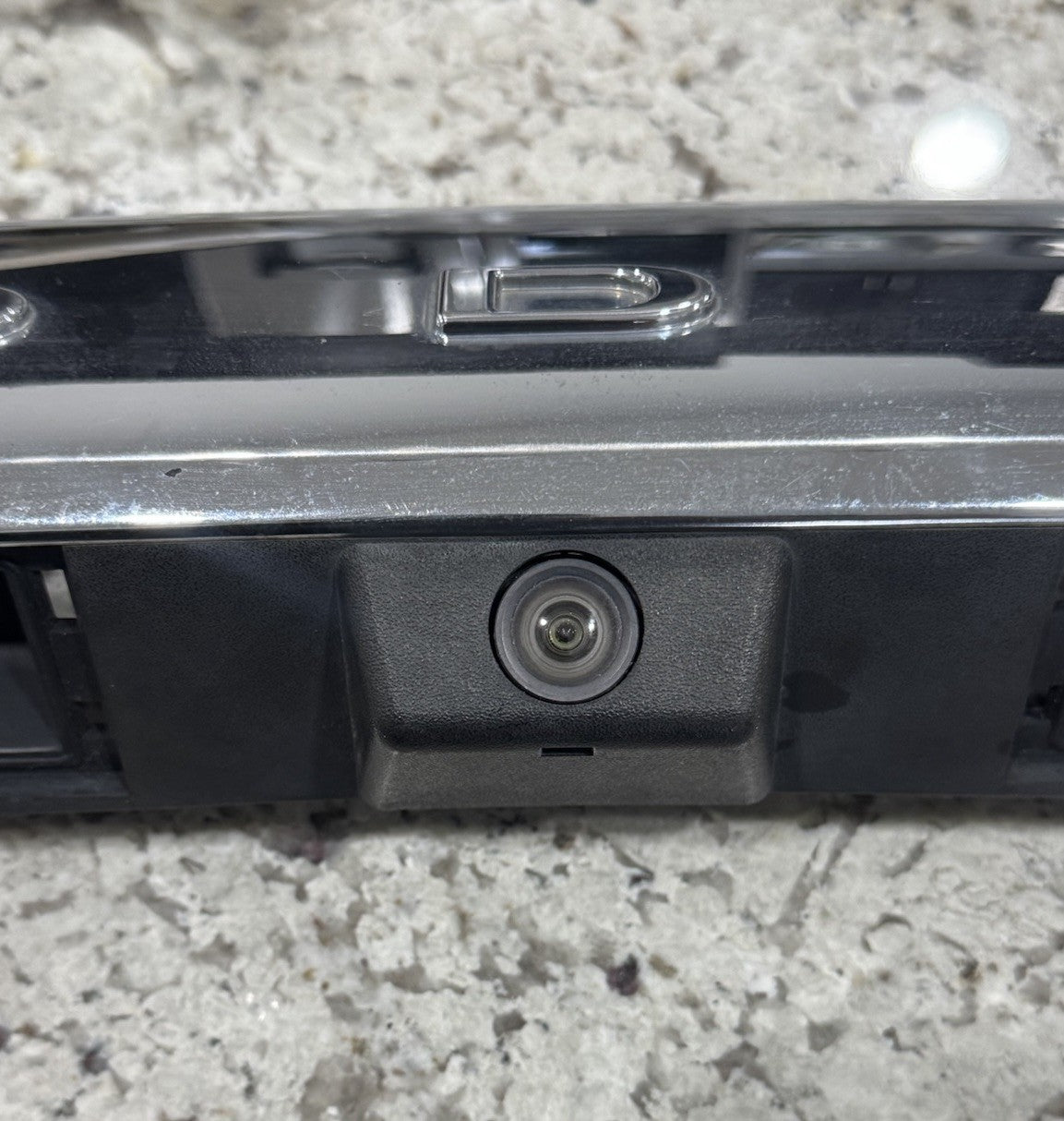 2011 2012 2013 DODGE DURANGO OEM CHROME TRUNK MOLDING TRIM GARNISH WITH CAMERA
