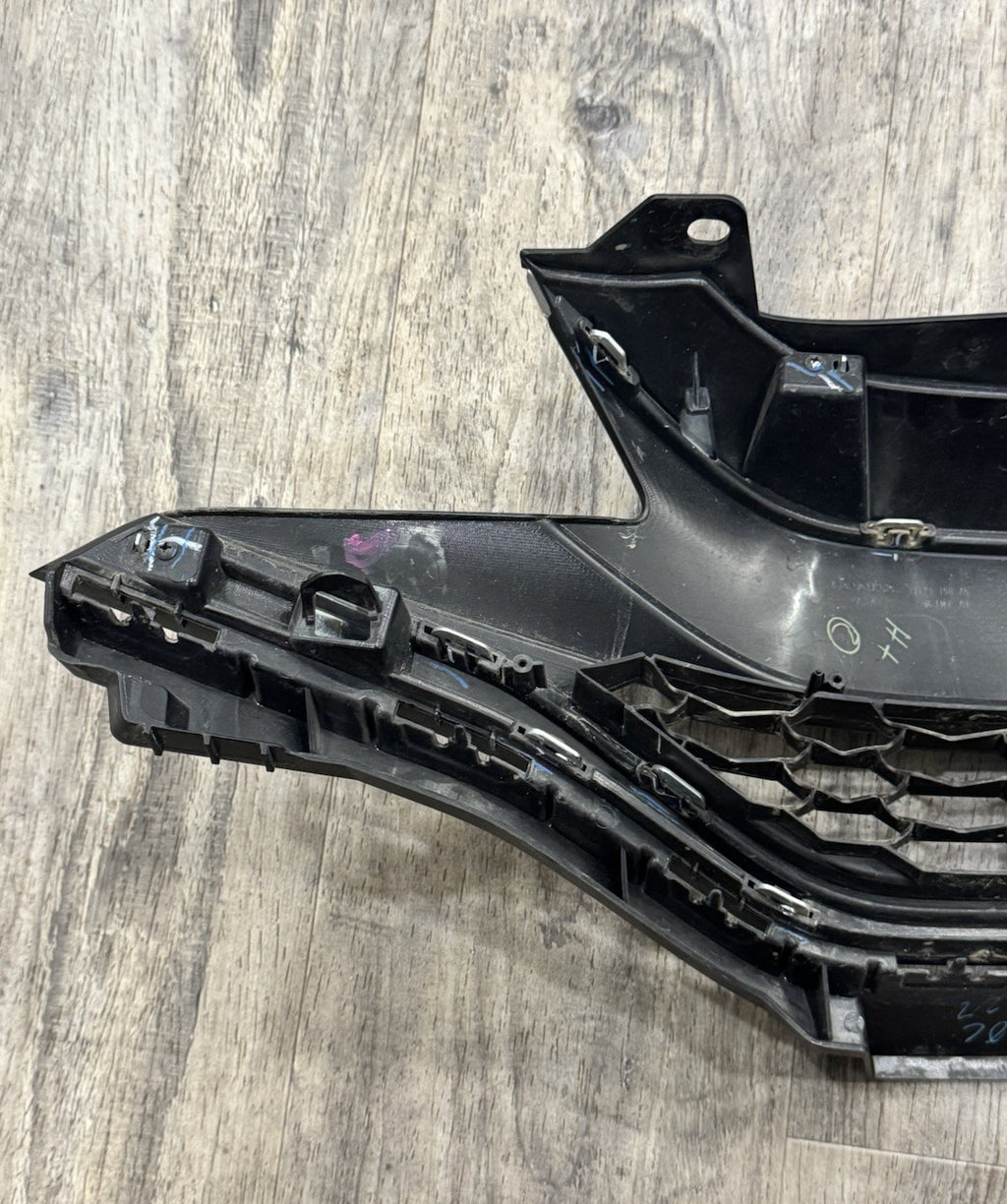 2018-2020 Honda Fit Front Bumper Grille Grill Chrome  OEM Genuine