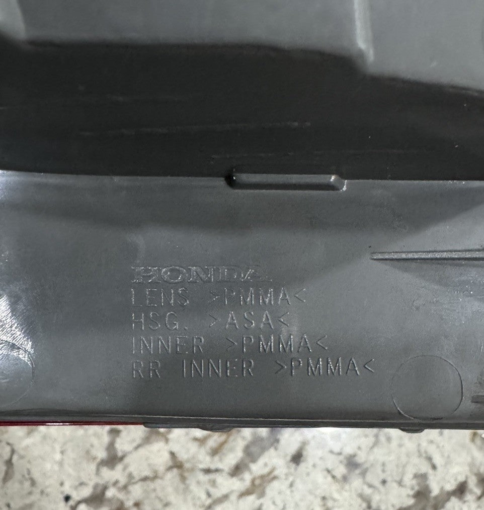 2005 2006 2007 Honda Odyssey OEM Right Passenger RH Side Tail Light Genuine