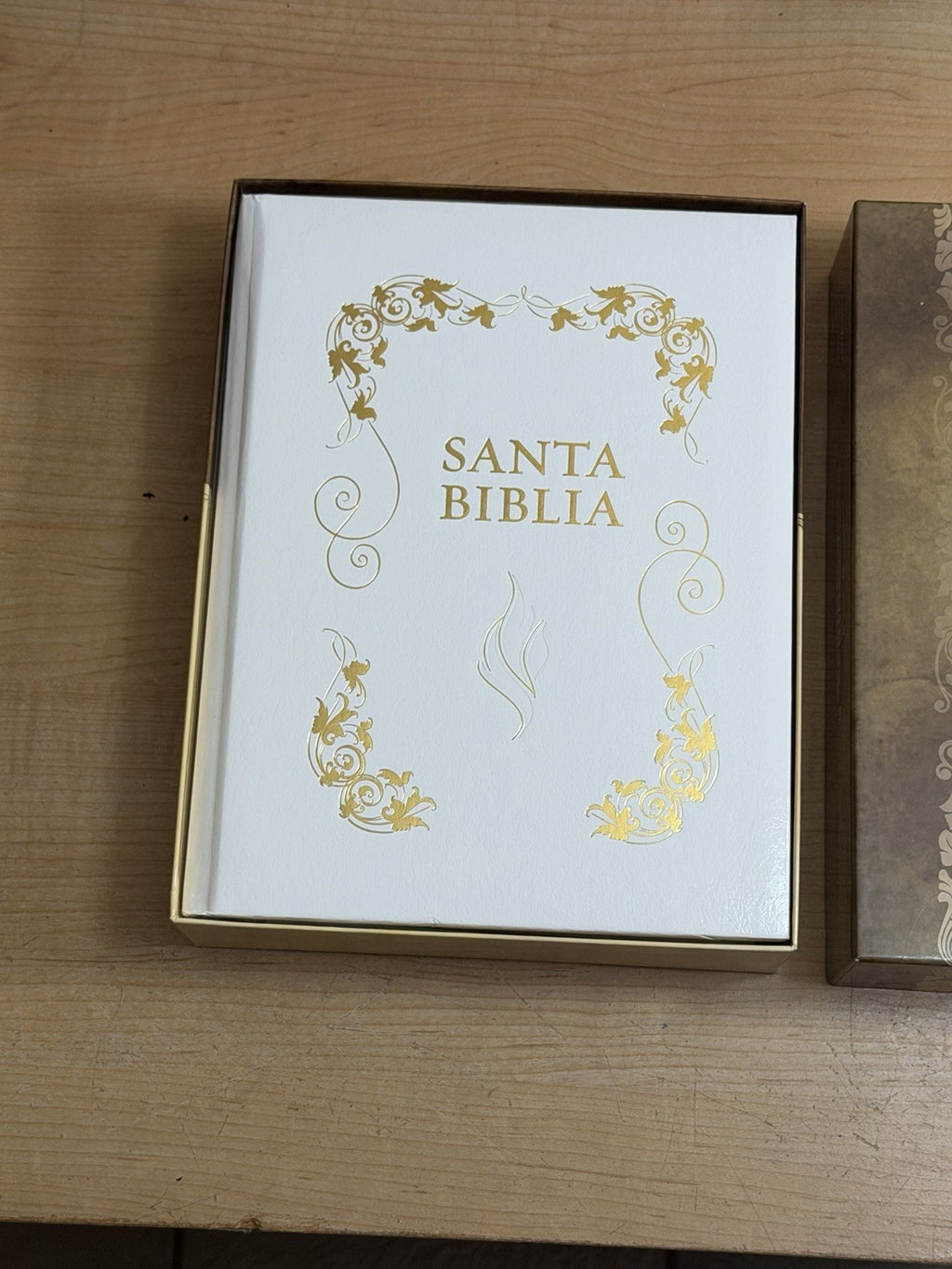 Santa Biblia The Holy Bible Spanish (2007) RVR Edición Especial WHITE/GOLD NEW