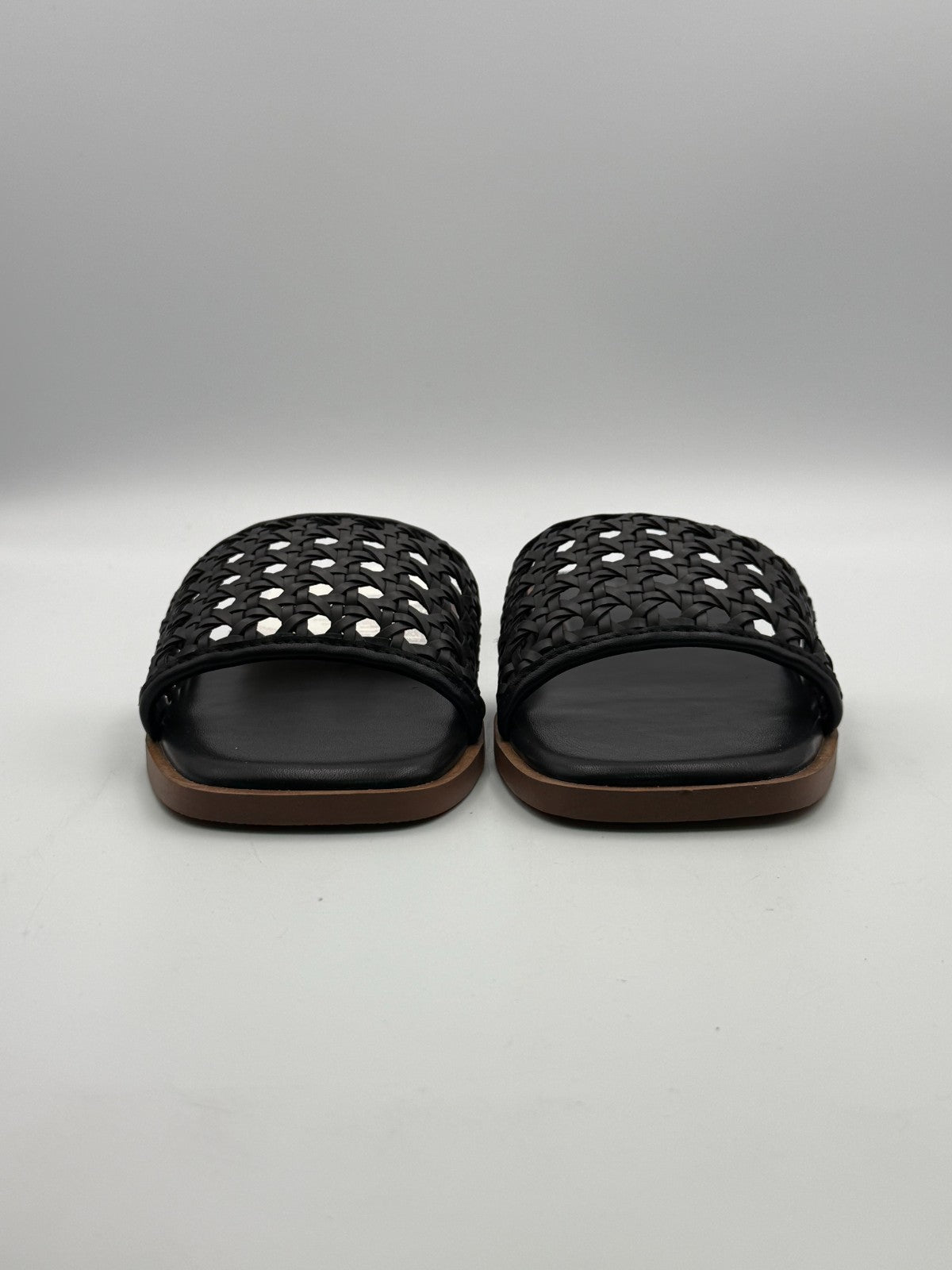 New The Drop Oslo One Band Sandals Women's 9 Black Leather Slip-On Flat Beach