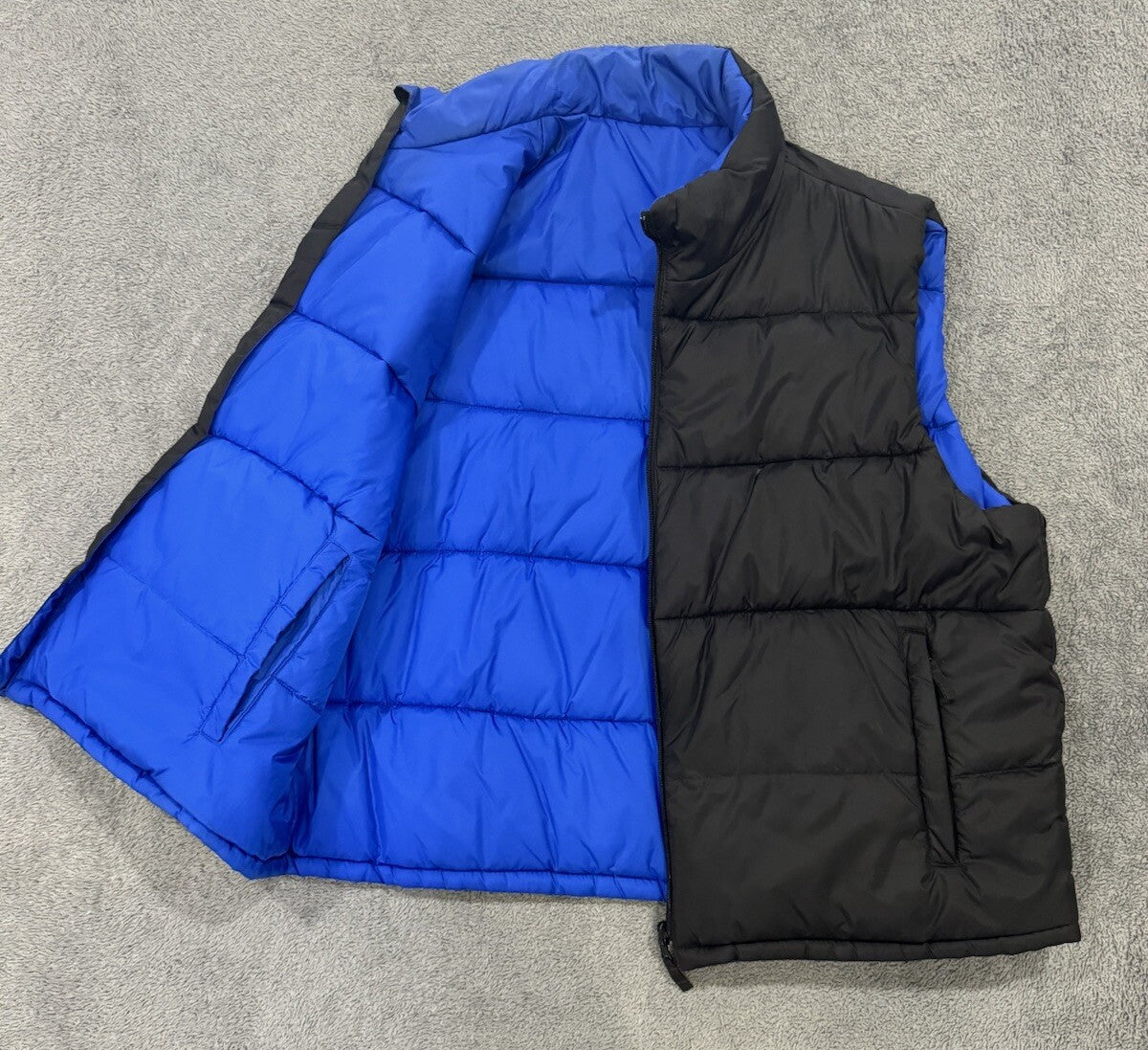 Athletic Works Men’s Size XL Puffer Vest Reversible Black & Blue W/ Pockets