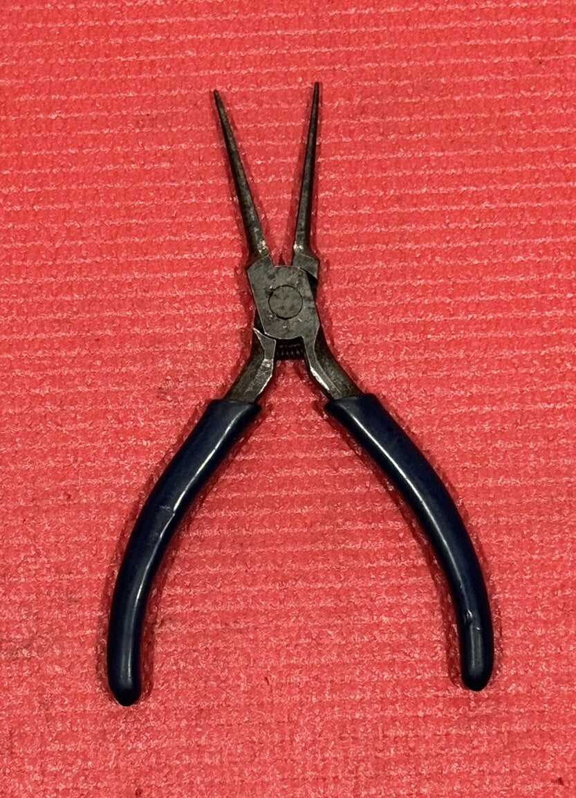Vintage M KLEIN TOOLS USA D328 5 1/2C Needle Nose Pliers Made In USA