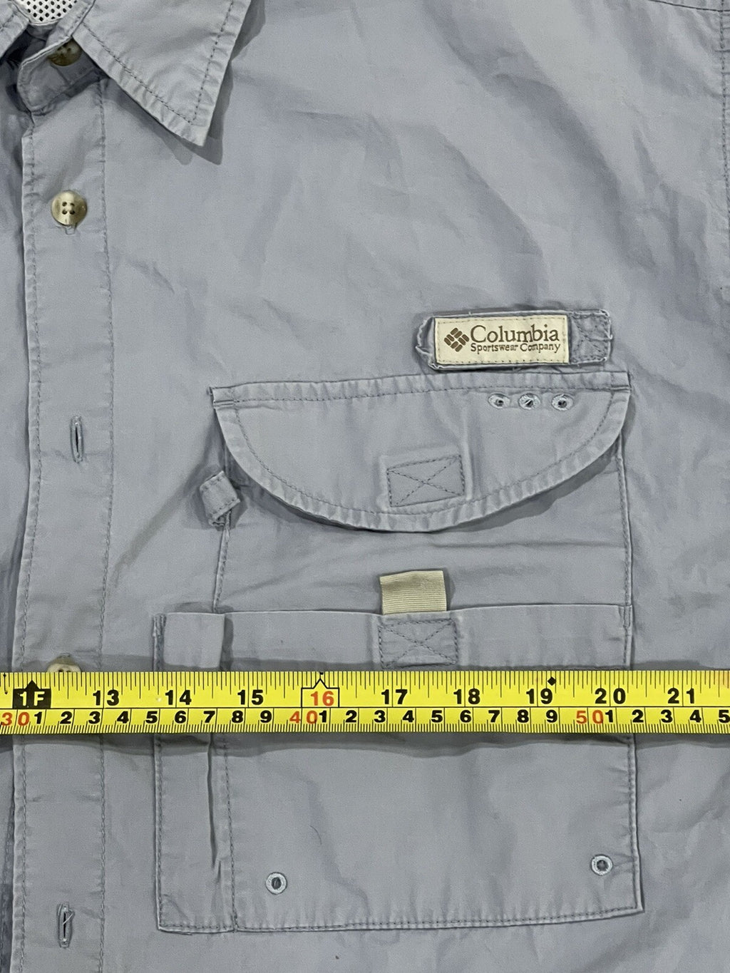 Columbia PFG Button Up Shirt  Mens Size Medium Gray Short Sleeve - B1