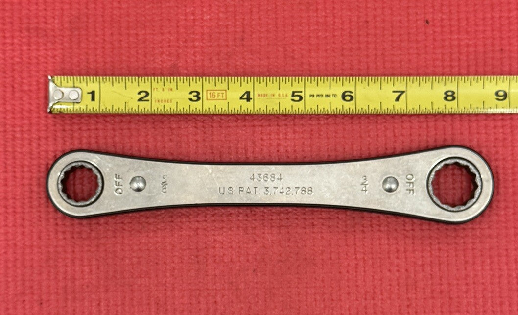 Craftsman 43684 5/8'' X 3/4''  Box End 12 Point Ratcheting Wrench USA Vintage