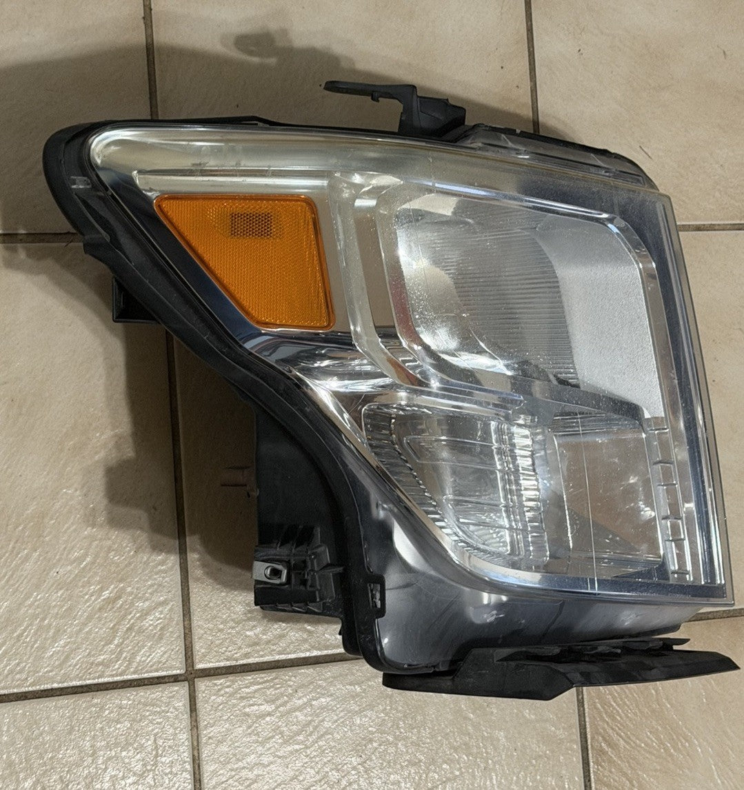 2016 2017 2018 2019 NISSAN TITAN HALOGEN OEM HEADLIGHT RIGHT SIDE PASSENGER OEM