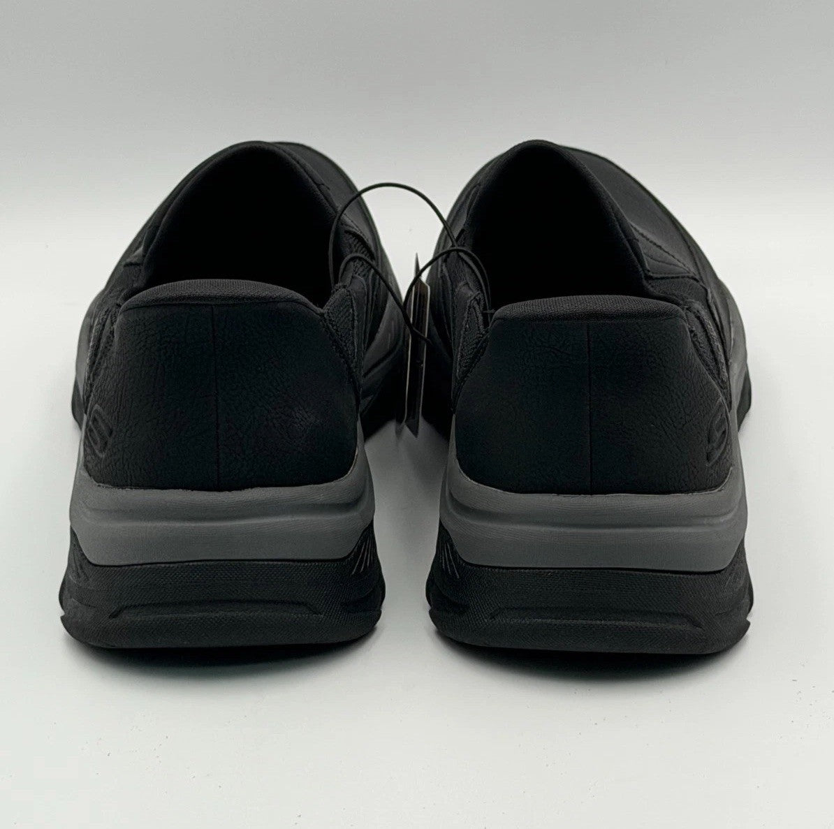 Skechers Men’s Hands Free Slip-ins Izaiah Black Slip-On Sneakers Men’s Size 8