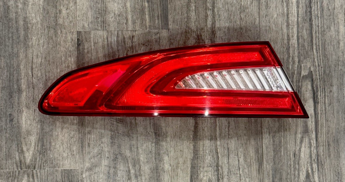 2012-2015 Jaguar XF Rear Left Driver Side Tail Light Assembly Oem Genuine