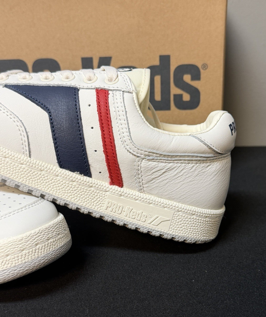 Pro-Keds Skyhawk Men's Size 9.5 (M) White/Blue/Red Low Top Leather Sneakers NWT