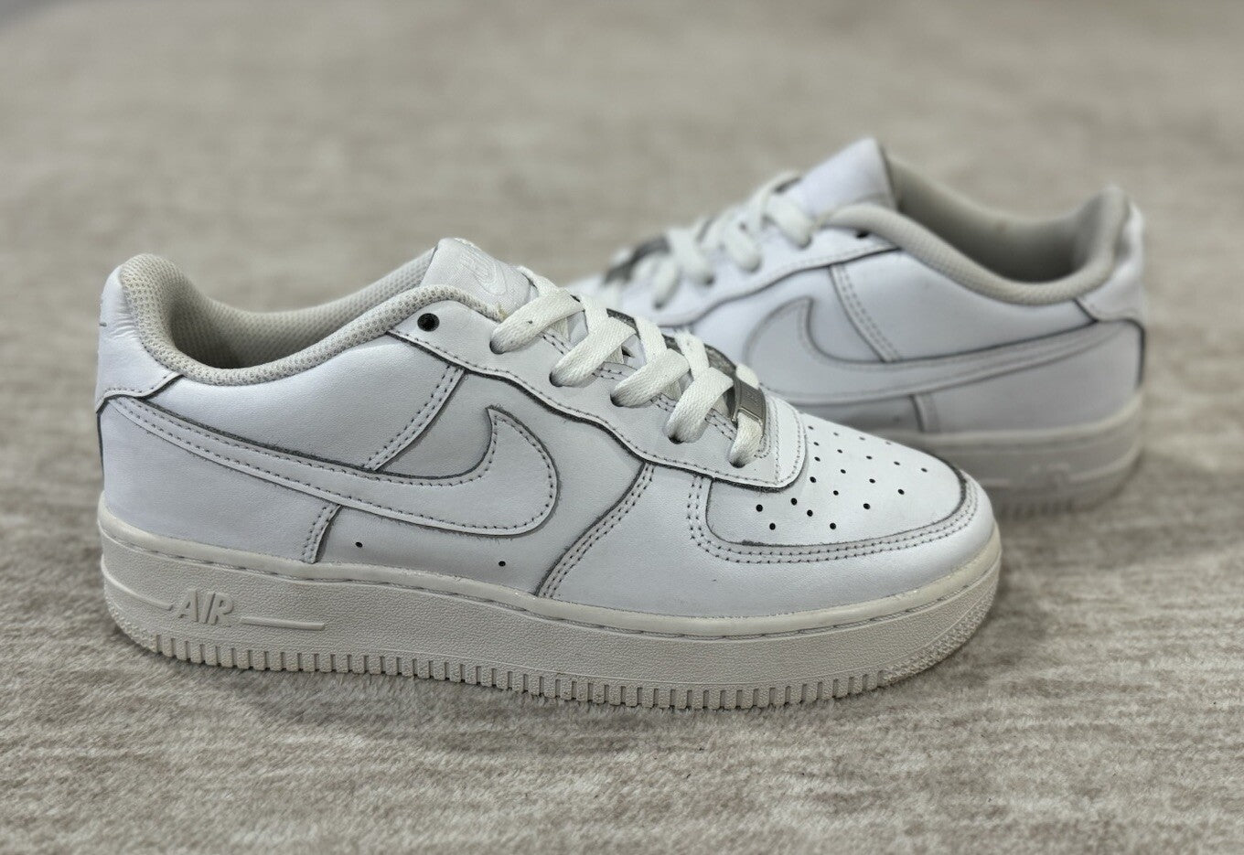 NIKE Air Force 1 Low GS Triple White Shoes DH2920-111 Kids Size 5.5Y