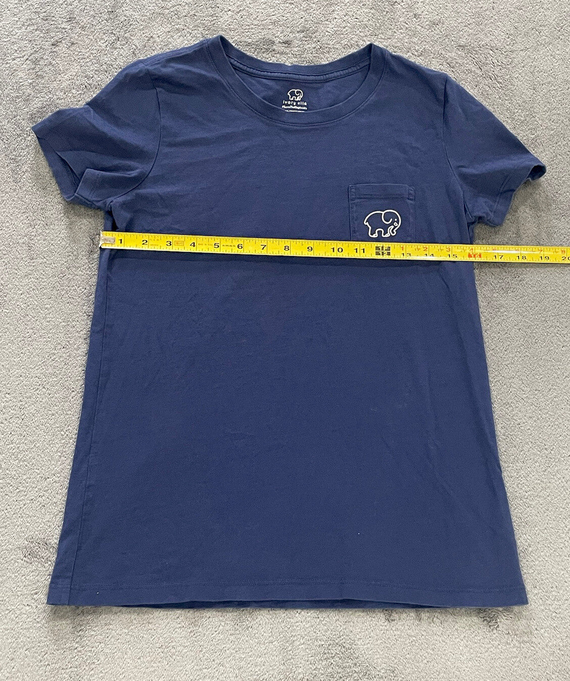 Ivory Ella Women’s Size Small Blue Short Sleeve T-Shirt With Wave Elephant