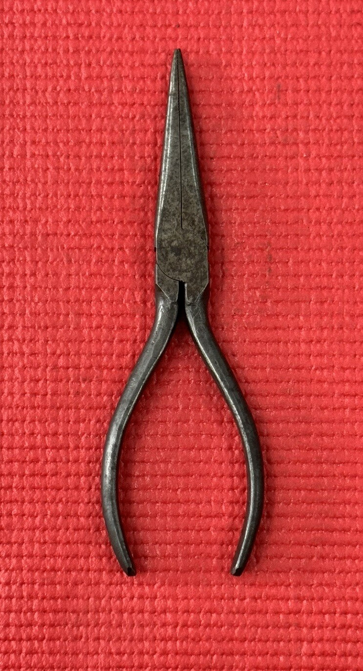 VINTAGE UTICA TOOLS No.1033  6"  NEEDLE NOSE PLIERS MADE IN USA