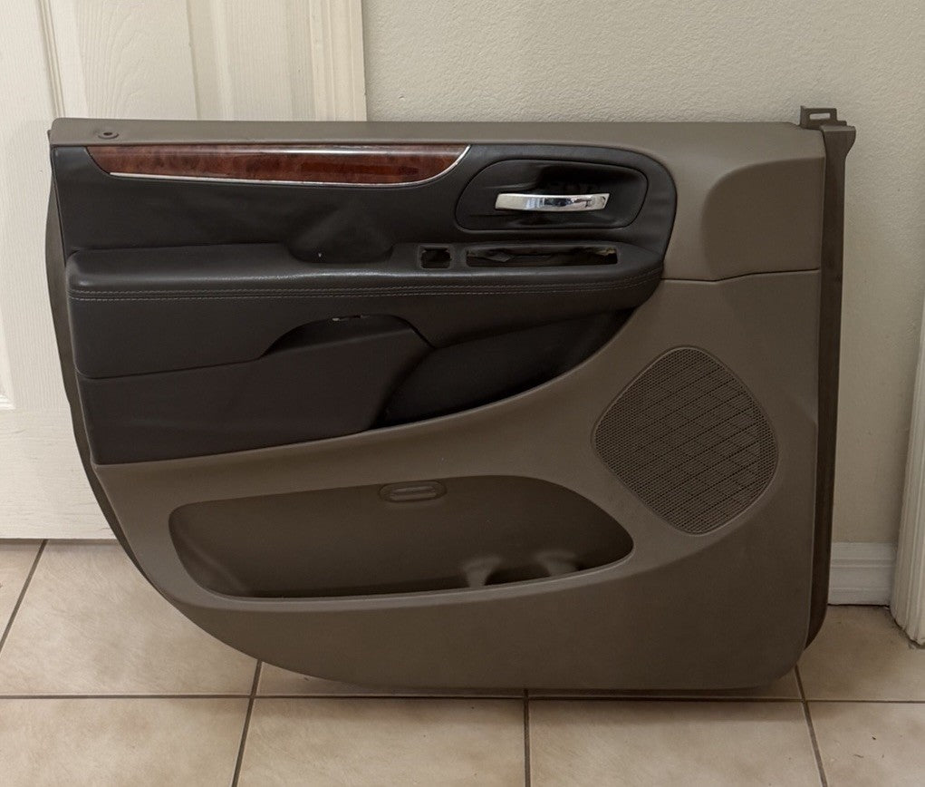 08-16 Town Country 08-20 Grand Caravan Lh Front Driver Side Door Panel Beige OEM