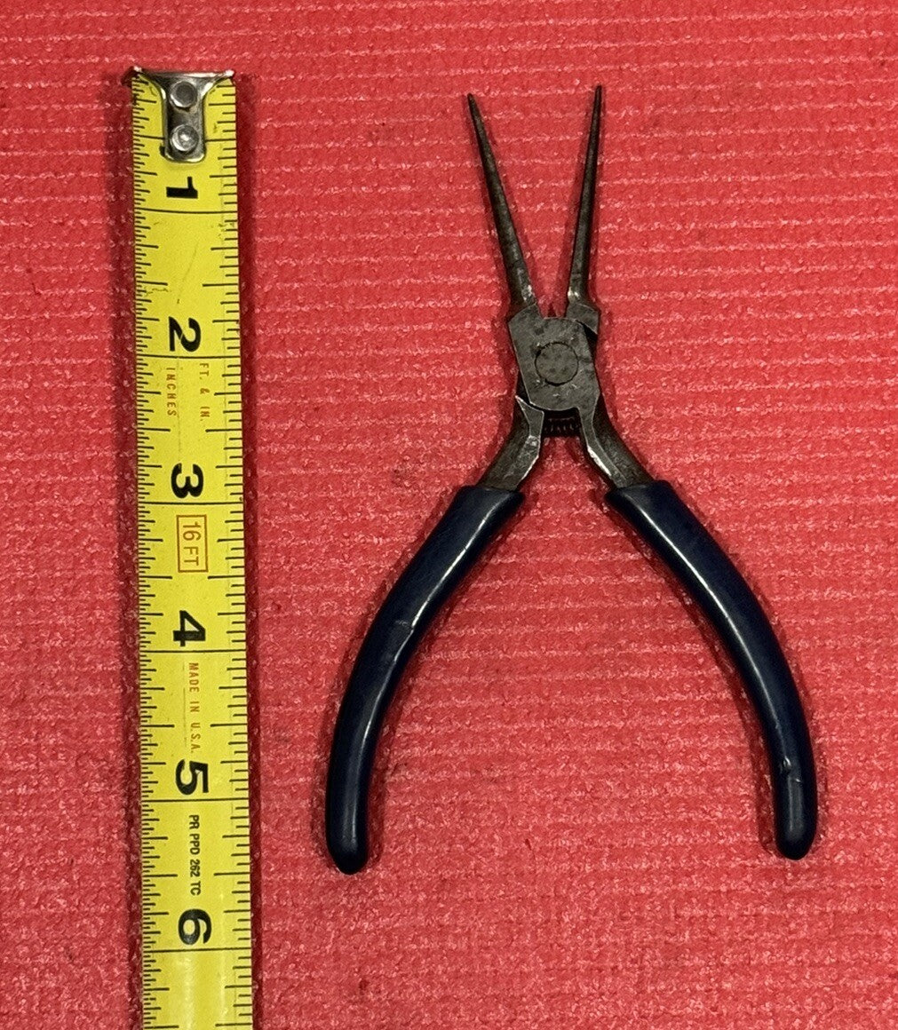 Vintage M KLEIN TOOLS USA D328 5 1/2C Needle Nose Pliers Made In USA