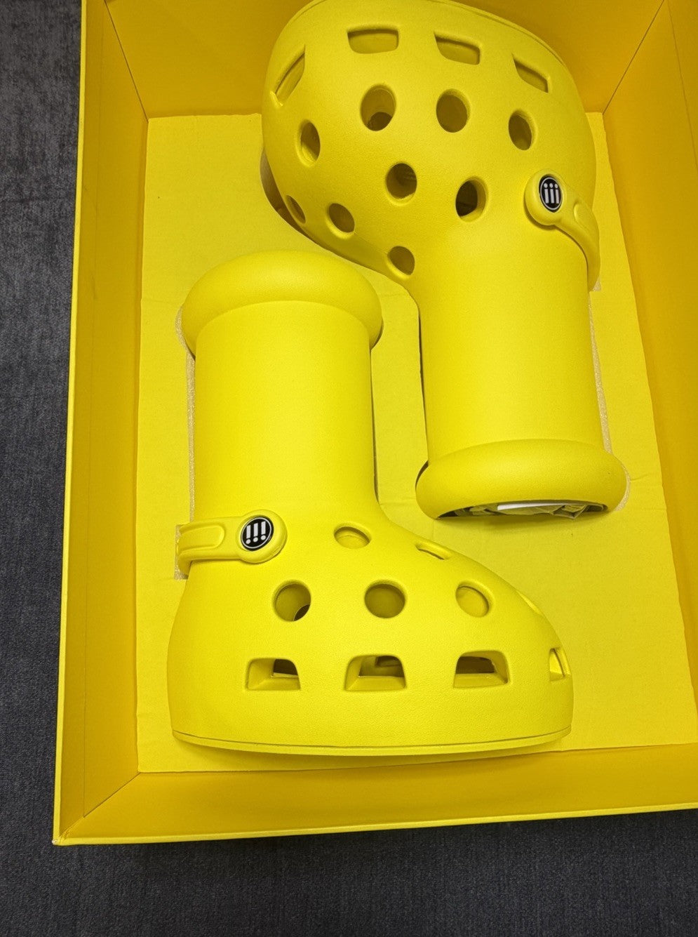 MSCHF X CROCS BIG YELLOW BOOTS CROCS SIZE 8 NEW WITH BOX