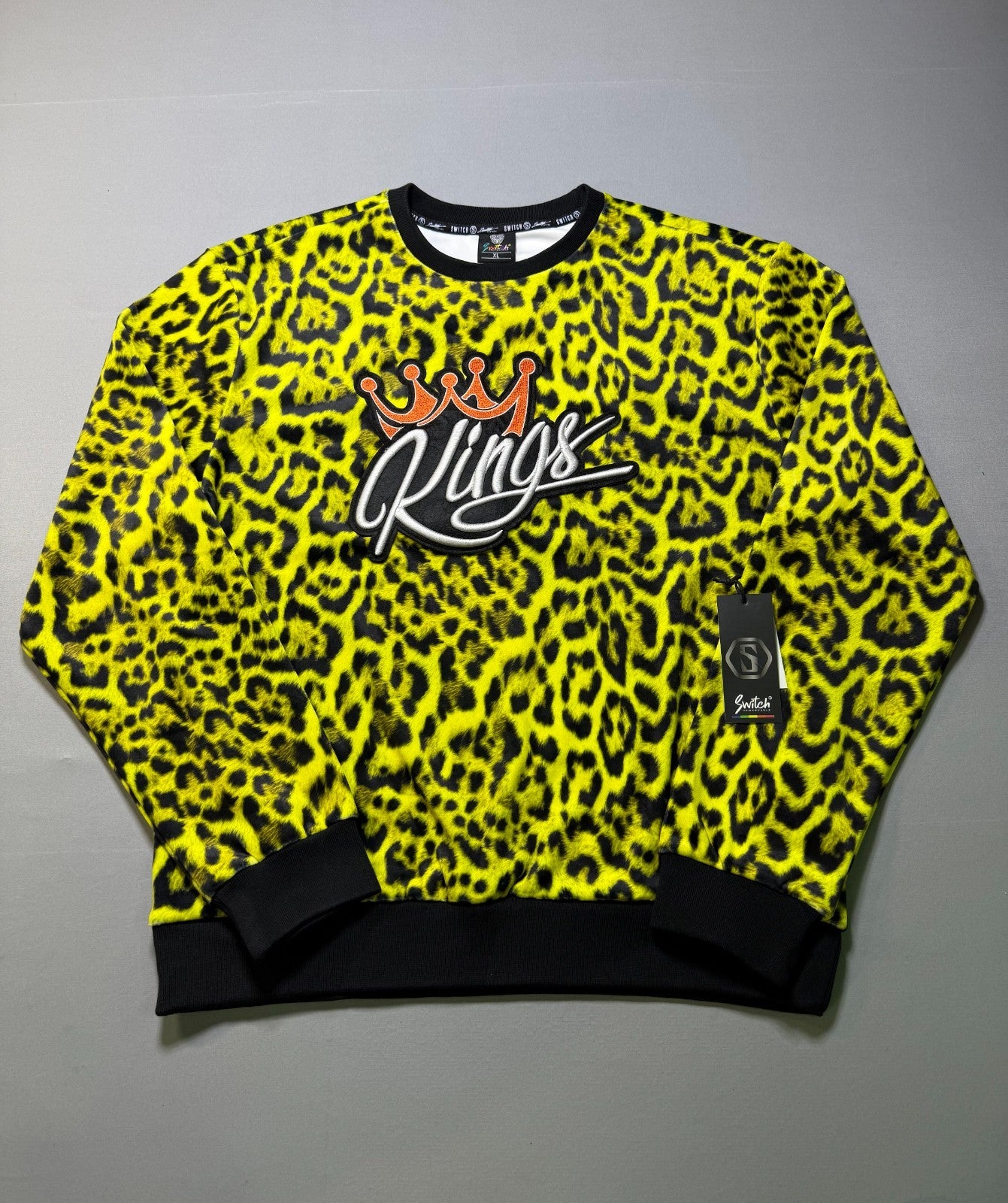 NWT Switch Remarkable Kings Leopard Print Crew Neck Sweatshirt Men's XL Yellow
