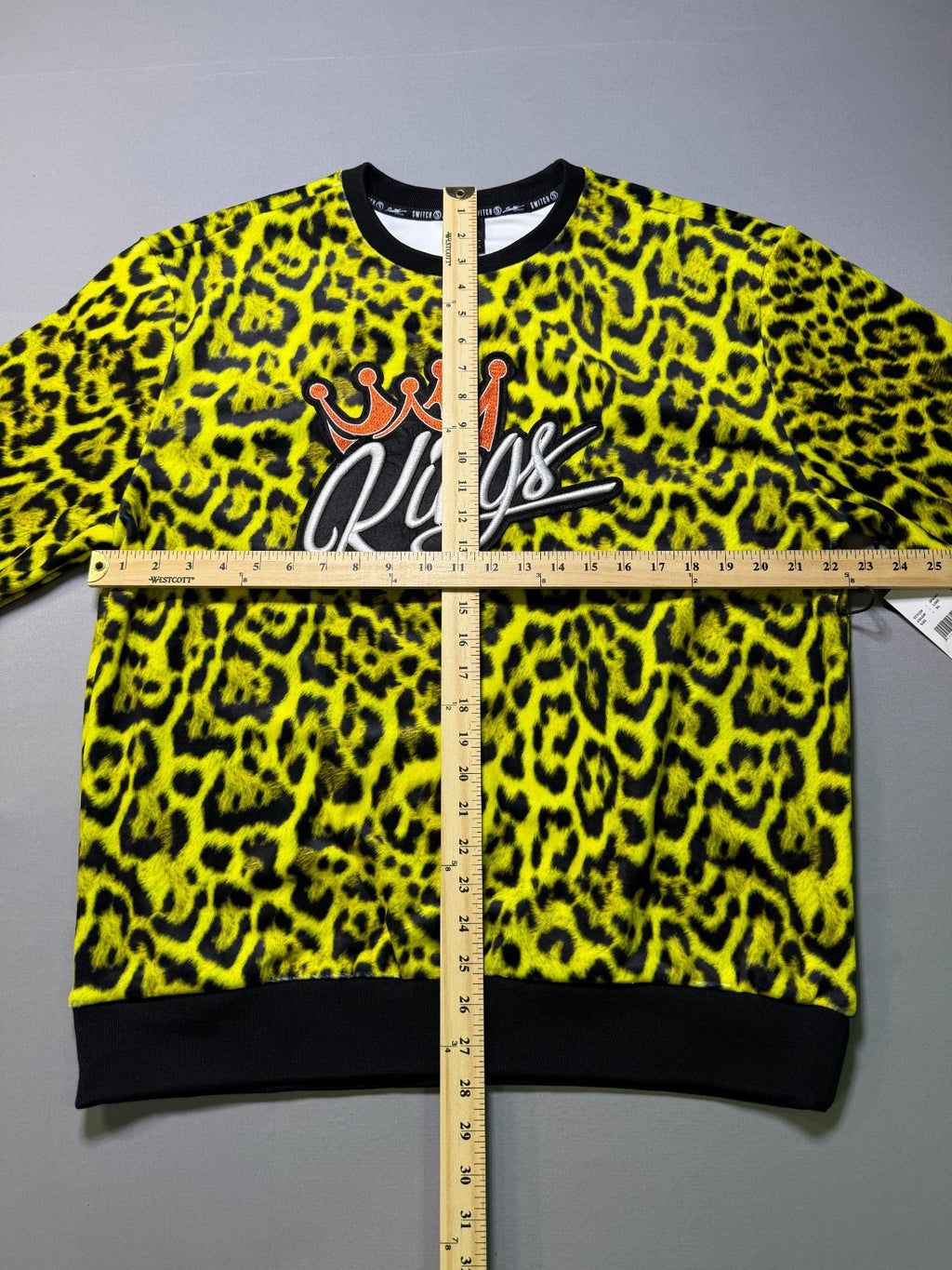 NWT Switch Remarkable Kings Leopard Print Crew Neck Sweatshirt Men's XL Yellow