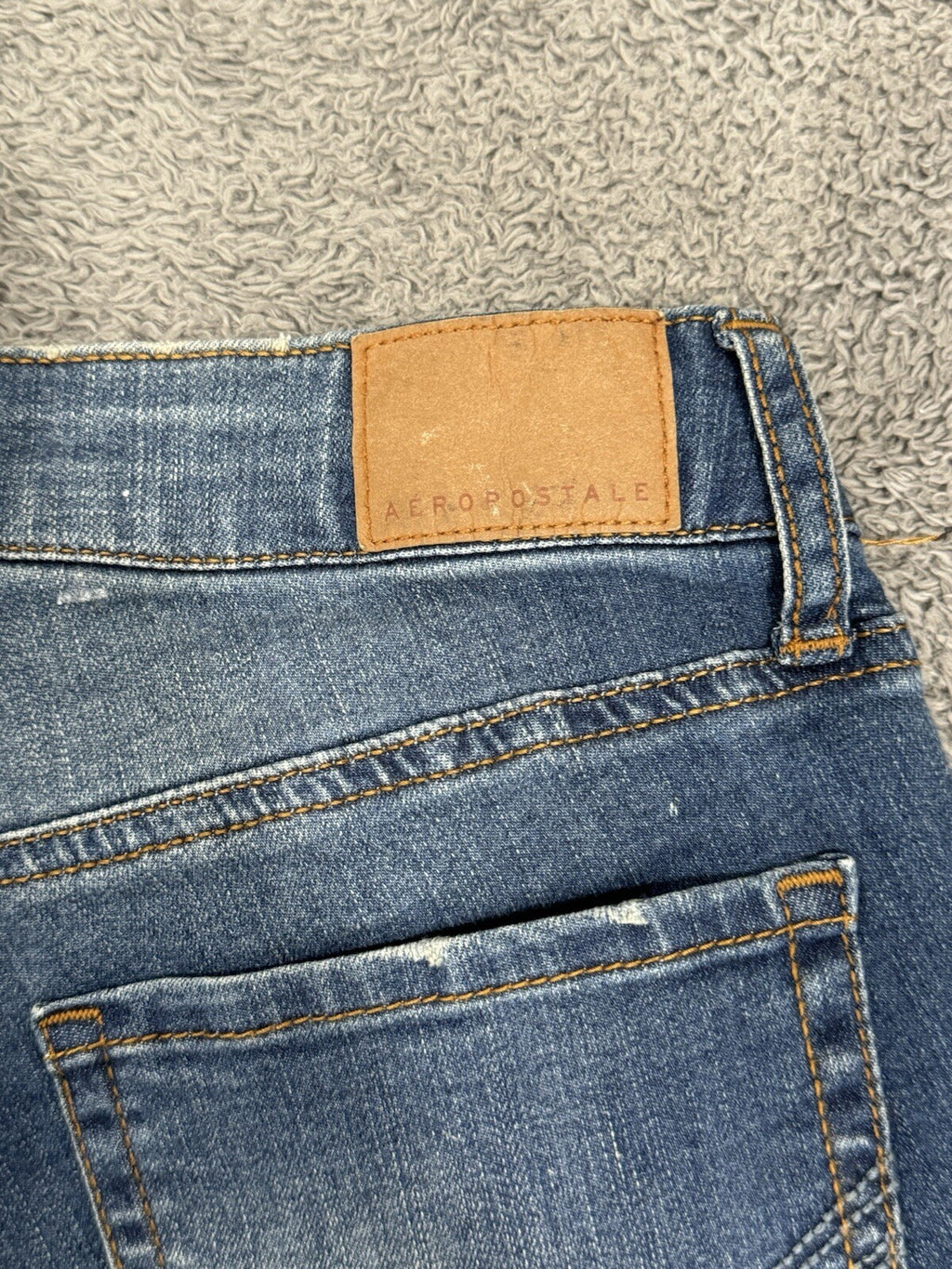 NEW Aeropostale Women’s Size 00, Denim Distressed low rise Midi Jean Shorts
