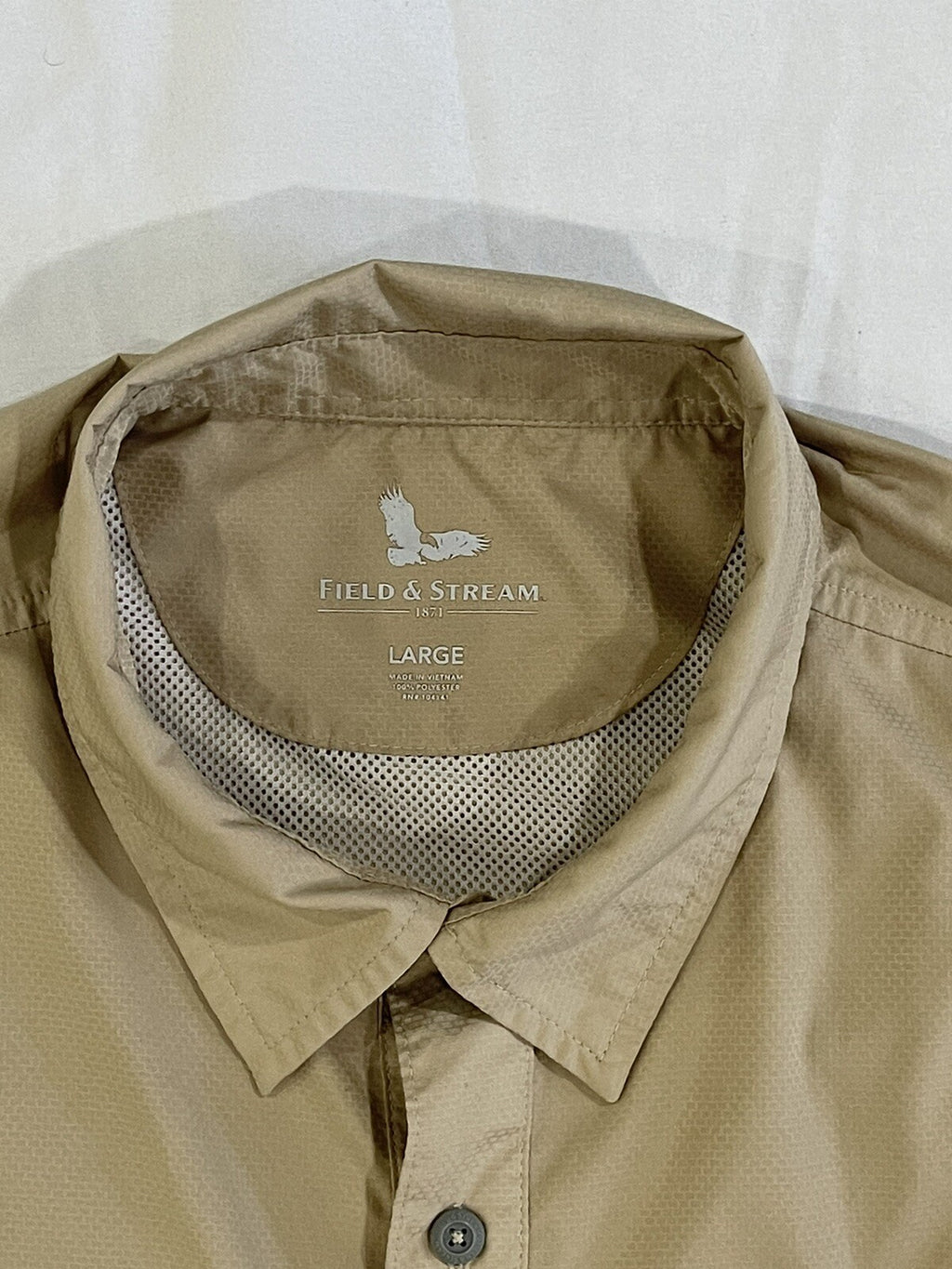Field & Stream fishing shirt men short sleeve Back Vented Size L Large Khaki B1