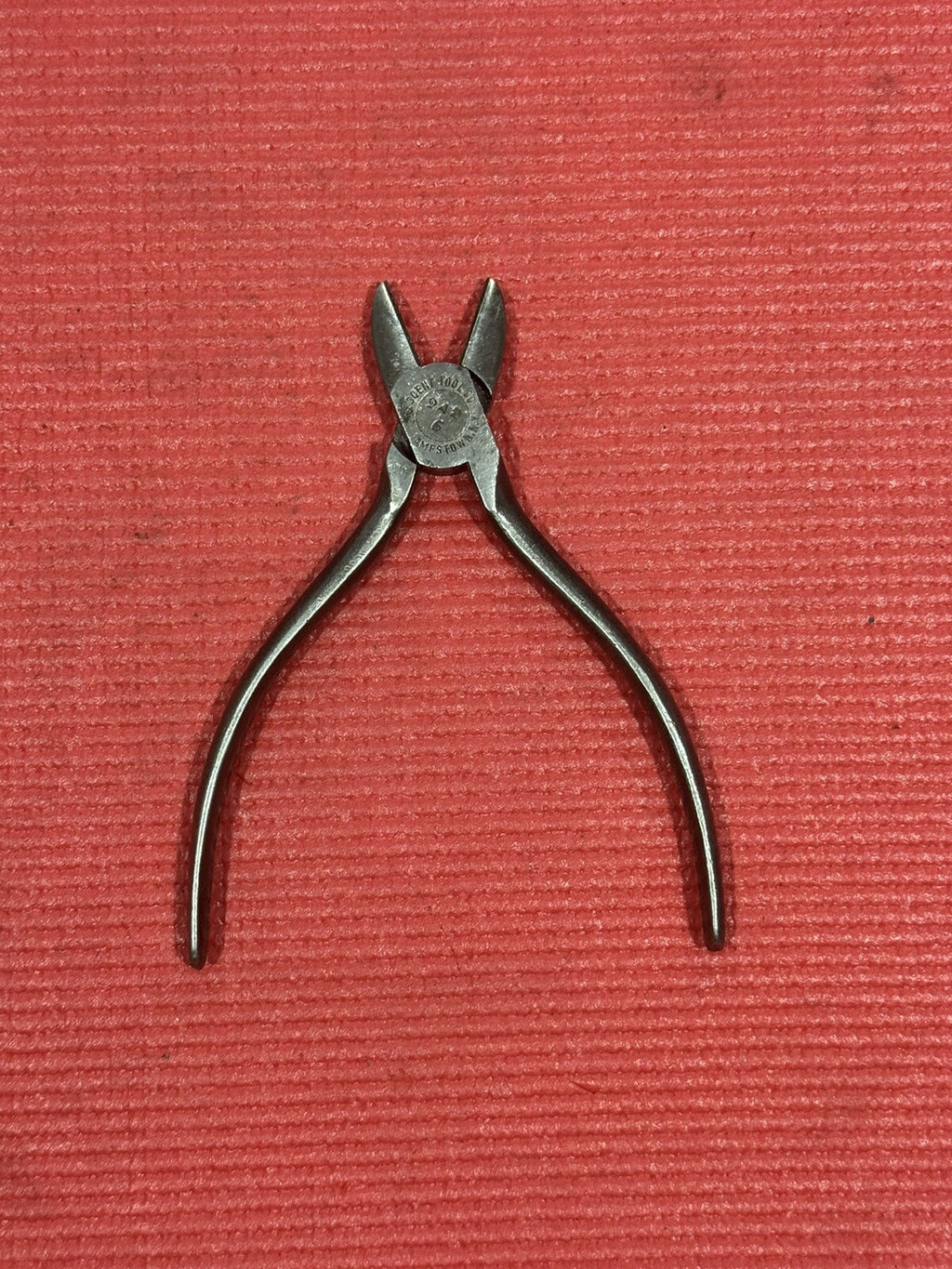 VINTAGE CRESCENT TOOL CO. JAMESTOWN NY CRESTOLOY 942-6 DIAGONAL SIDE CUTTERS USA
