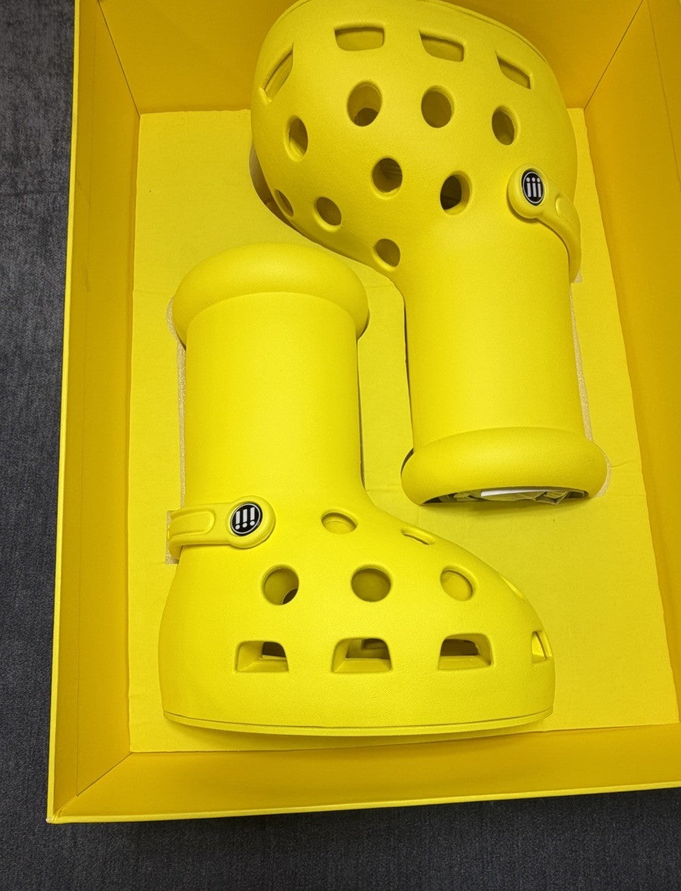 MSCHF X CROCS BIG YELLOW BOOTS CROCS SIZE 10 NEW WITH BOX