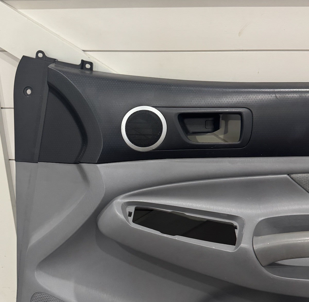 05-11 Toyota Tacoma Front Door Panel Passenger Side Access Cab RH OEM Black/Gray