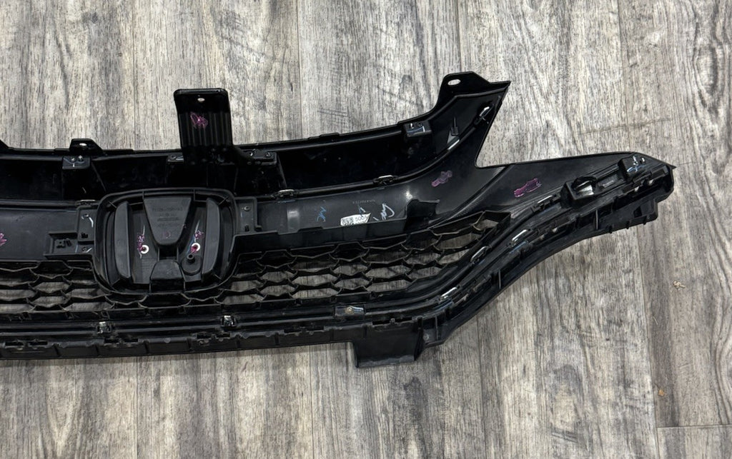 2018-2020 Honda Fit Front Bumper Grille Grill Chrome  OEM Genuine