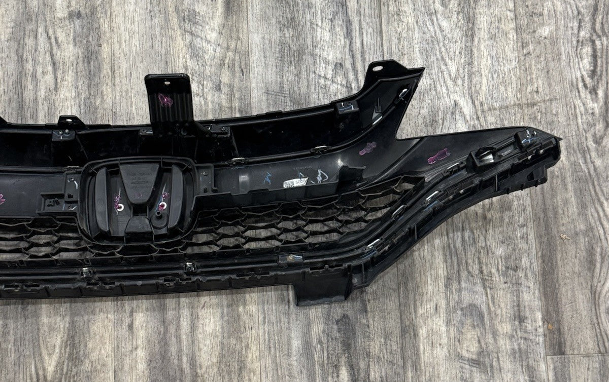 2018-2020 Honda Fit Front Bumper Grille Grill Chrome  OEM Genuine