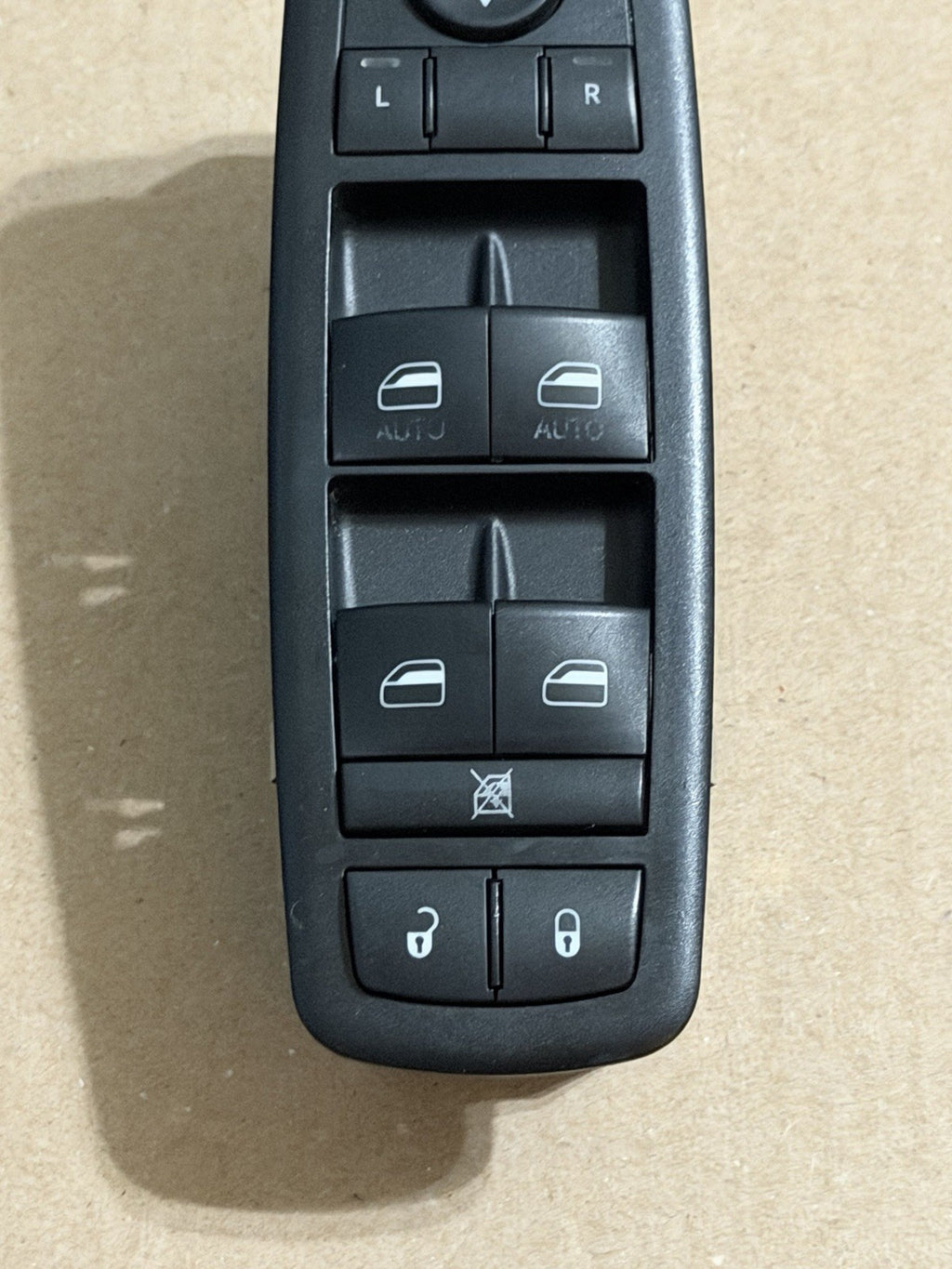 2012-2016 TOWN COUNTRY CARAVAN FRONT LEFT DRIVER POWER WINDOW SWITCH 68110871AA