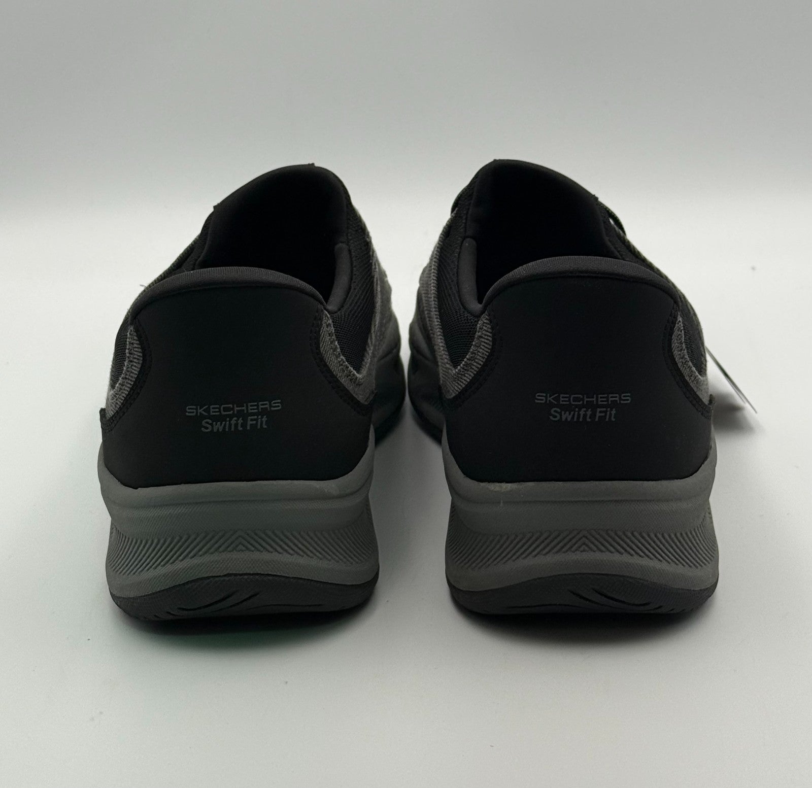 Skechers Canvas SWIFT Fit Slip-On Sneakers Men's 12 Black Low Top Running Shoes