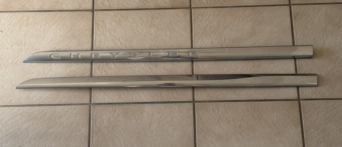 2011-2018 CHRYSLER TOWN COUNTRY SIDE DOOR TRIM MOLDING CHROME OEM PASSENGER SIDE
