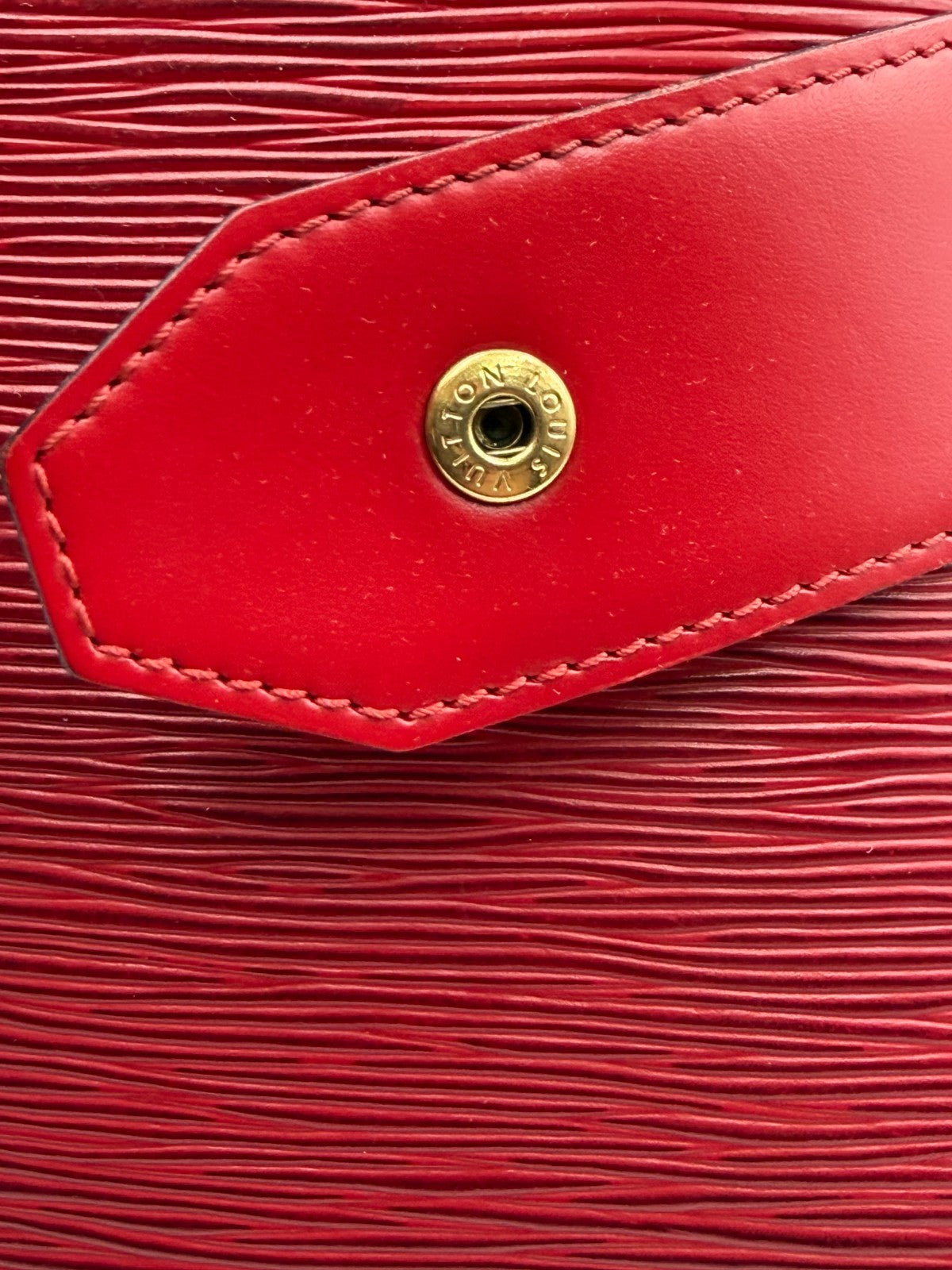 Louis Vuitton Sac d'Epaule Bucket Bag Women's PM Red Leather Adjustable Strap