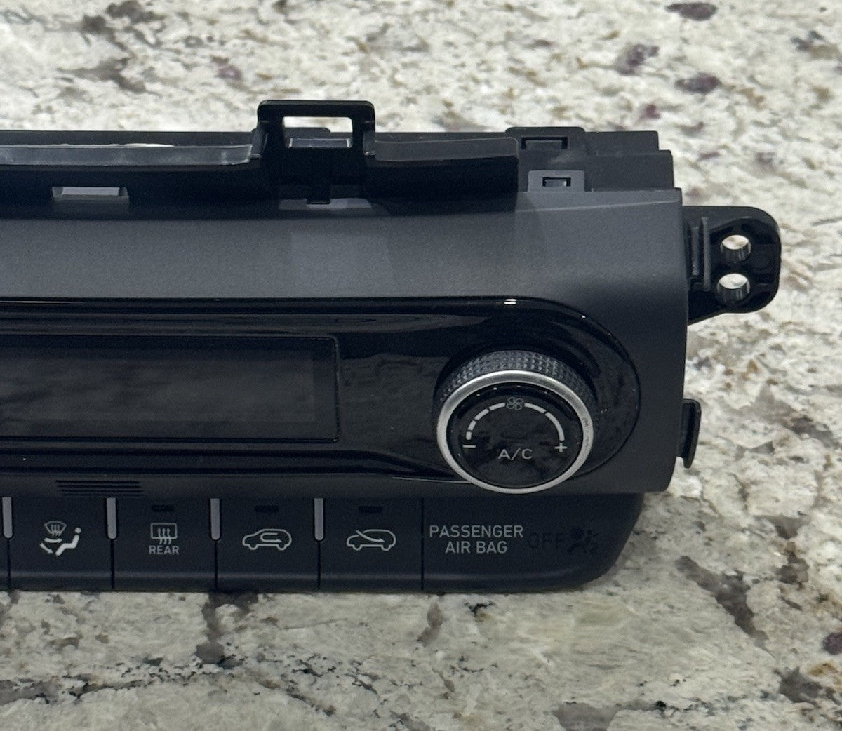 2022 2023 Hyundai Kona AC Heat Temperature Climate Control OEM 97250-J9DT0