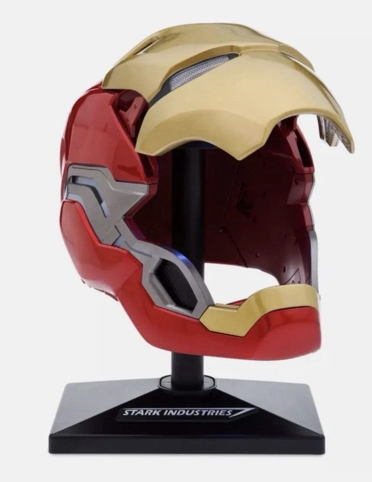 Disney Parks Marvel Iron Man Helmet Auto Open Mask LightsSounds New Sealed