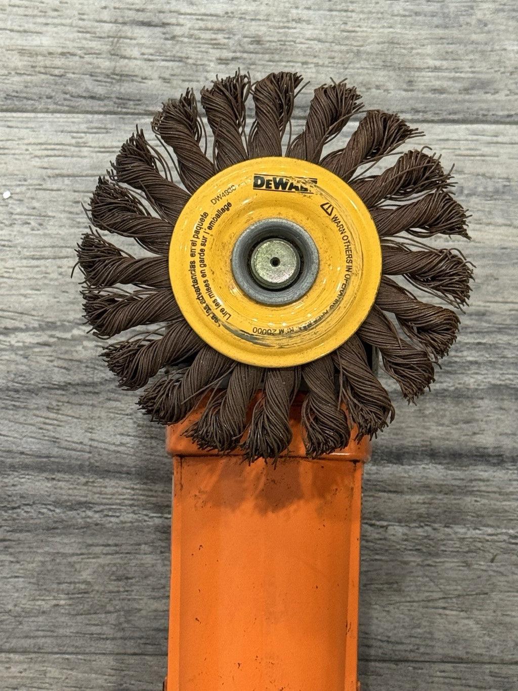 CHICAGO ELECTRIC POWER TOOLS No.91222  4”ANGLE GRINDER W/DeWalt Cable Twist Wire