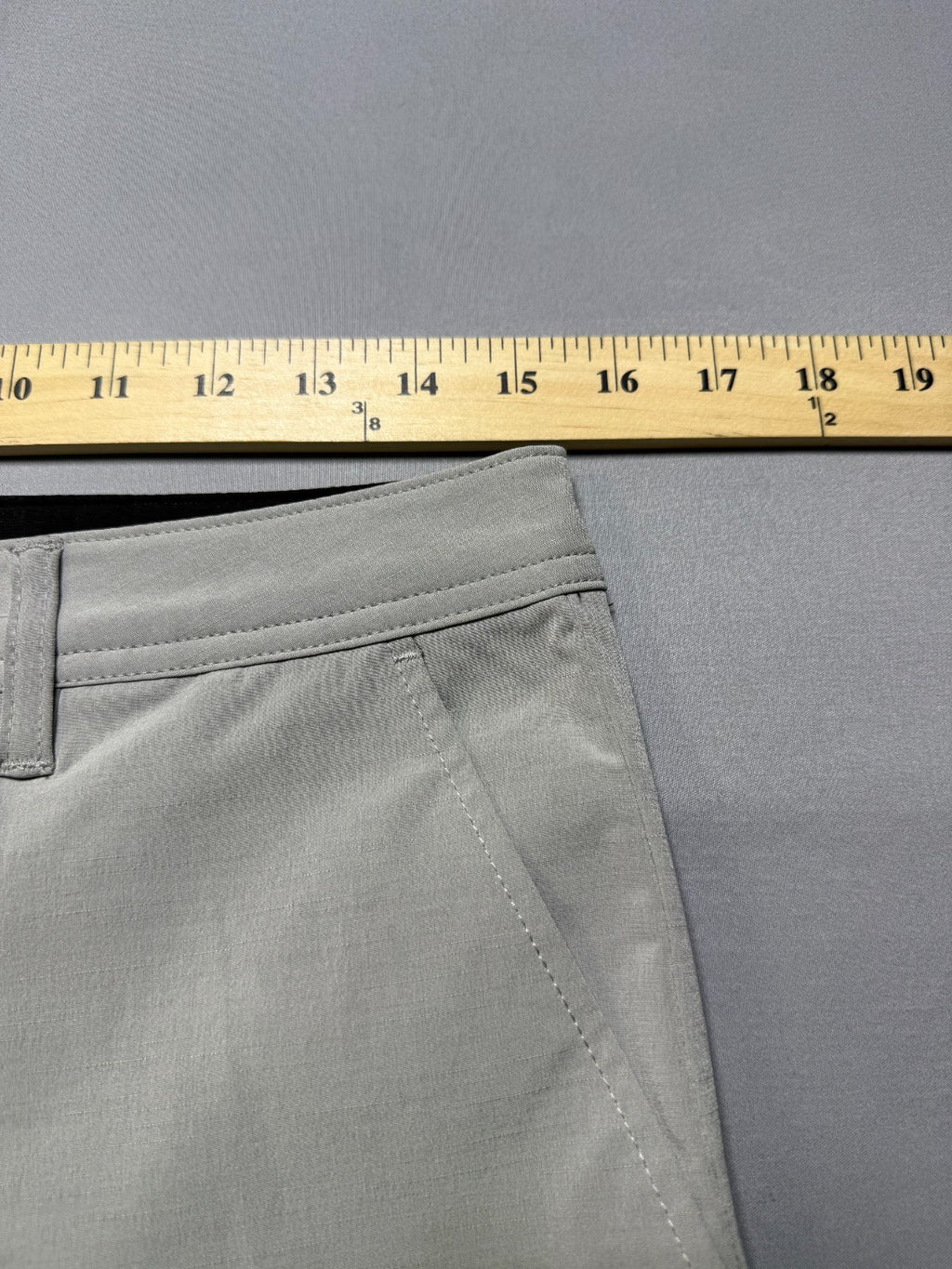 NWT Billabong Hybrid Golf Short Men's Size 30 Light Grey Stretch Performance 18"