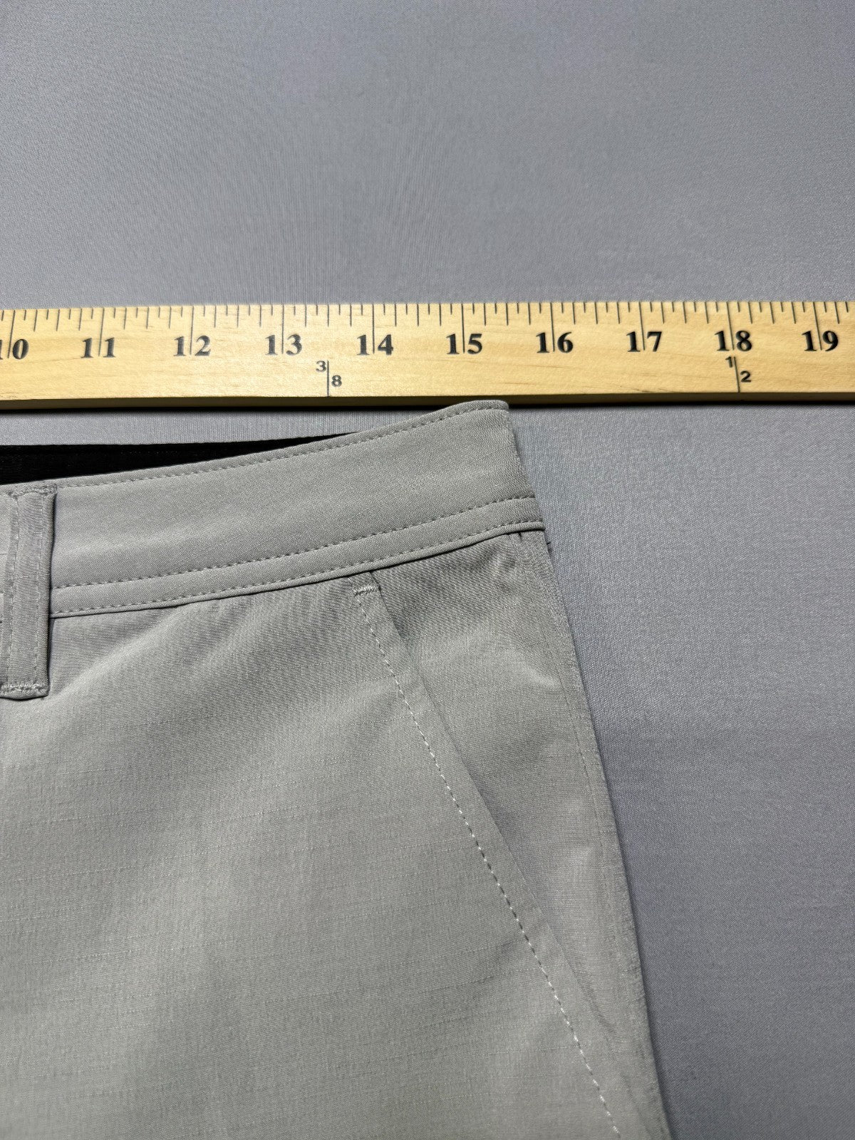 NWT Billabong Hybrid Golf Short Men's Size 30 Light Grey Stretch Performance 18"