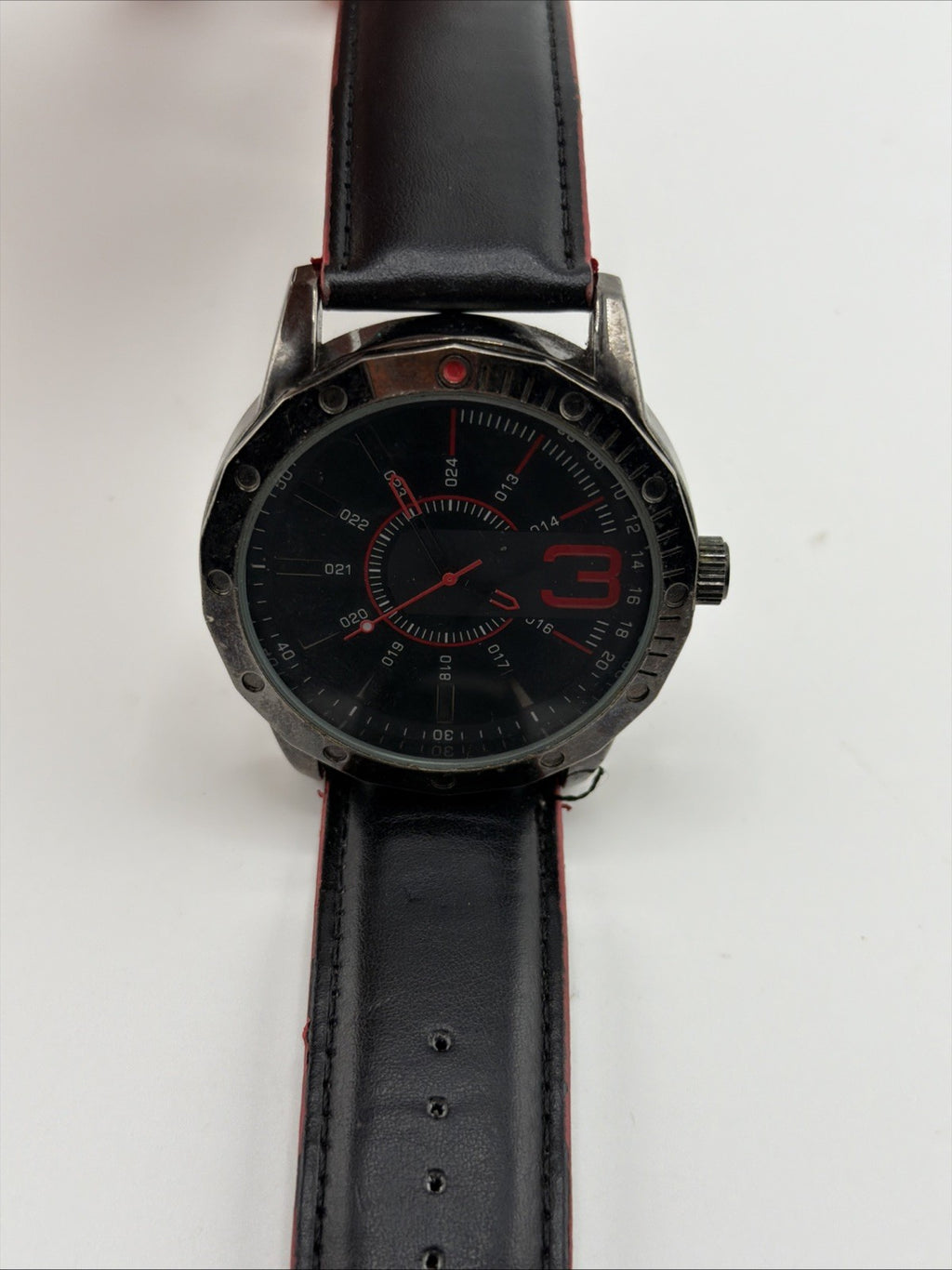 Stainless Steel Watch FMDCTM003, IF059 Imitation Leather Band. Needs Battery