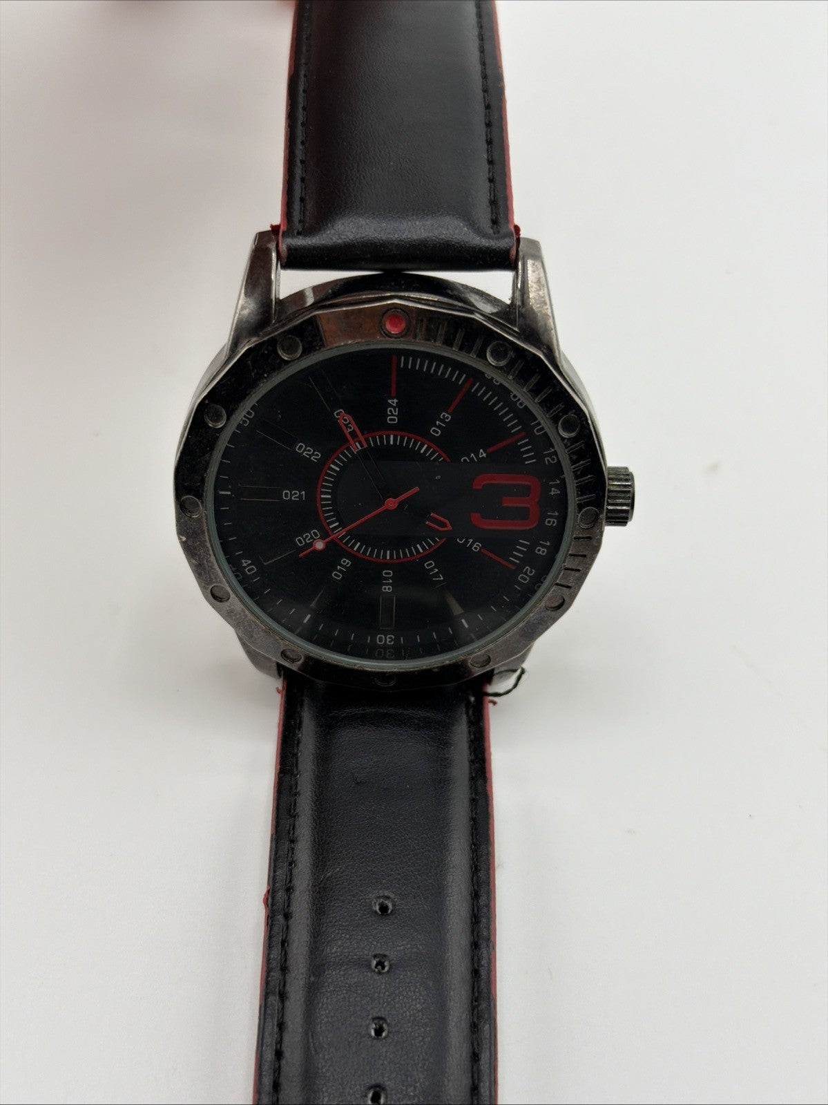 Stainless Steel Watch FMDCTM003, IF059 Imitation Leather Band. Needs Battery