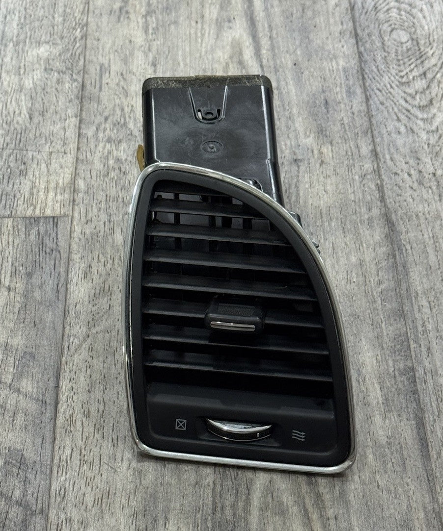 2011 - 2016  CHRYSLER TOWN COUNTRY Front Left Side Dash Air Vent OEM Genuine