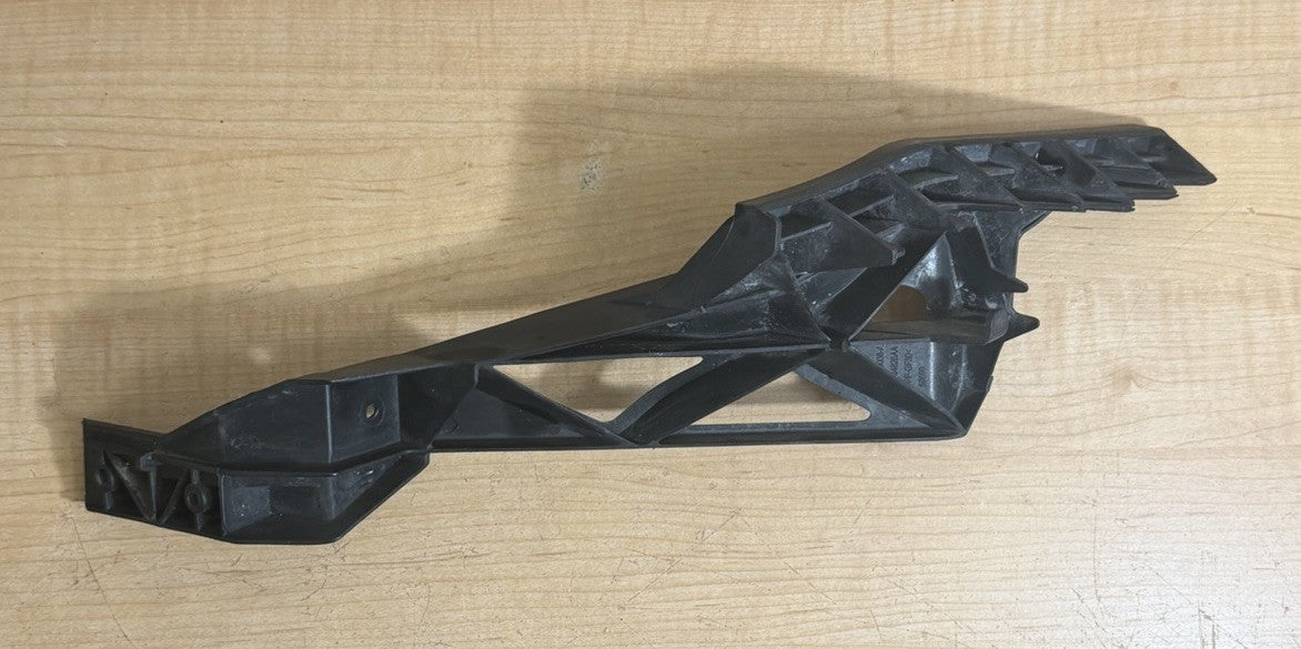 11-16 Town & Country ,Grand Caravan Front Fender Bracket Support Passenger Side
