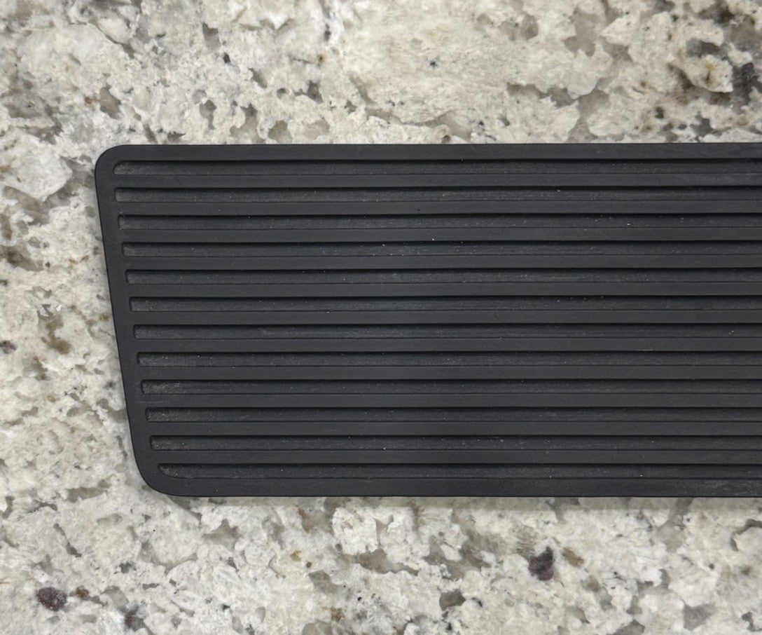2004-2007 Nissan Armada 2004-2010 Titan Console Pocket Deck Mat 68263-7S000 OEM