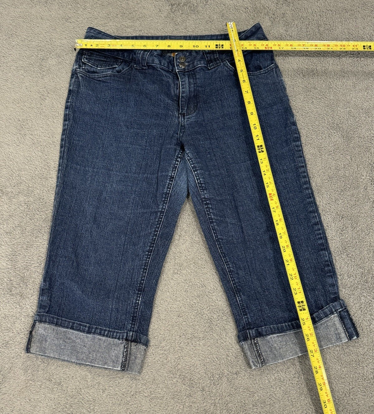 St. Johns Bay Women's Size 12 Denim Capri Jeans